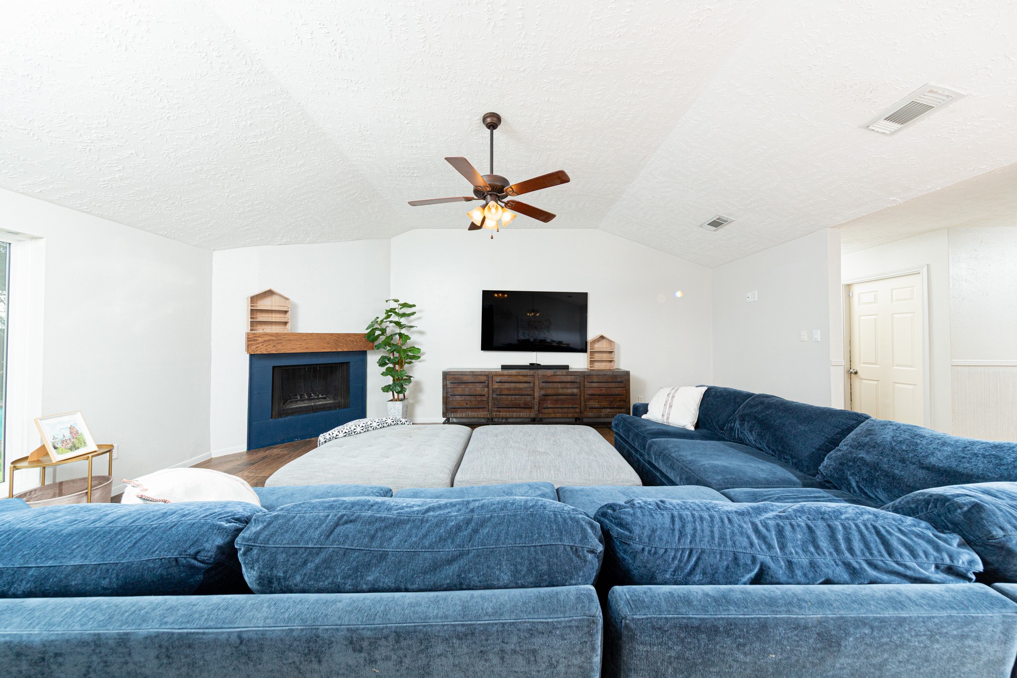 21338 Highland Knolls Drive Property Photo 12