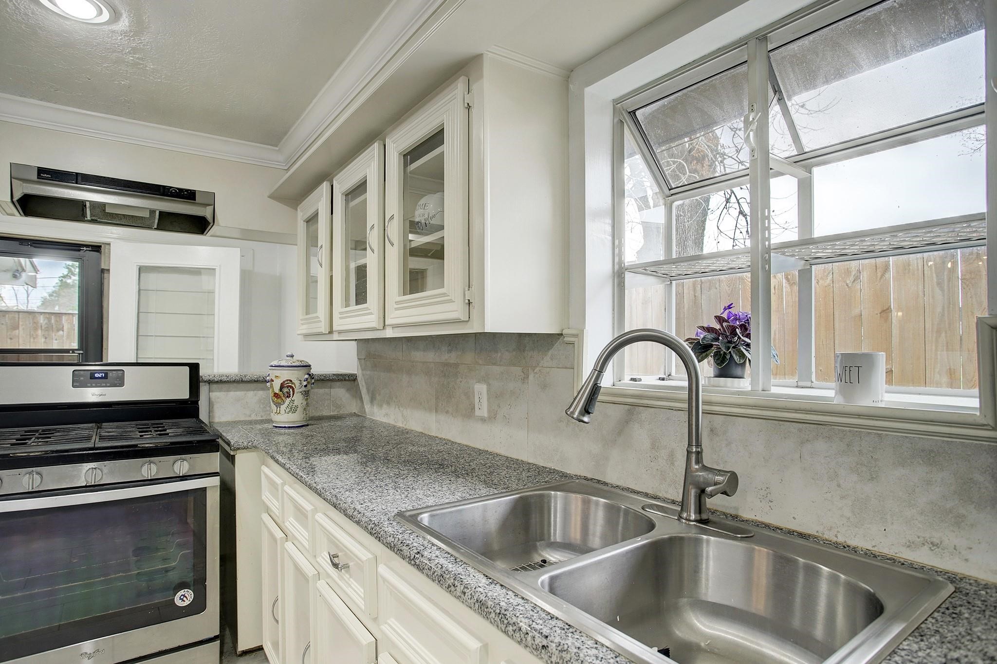 5303 Tallow Lane Property Photo 18