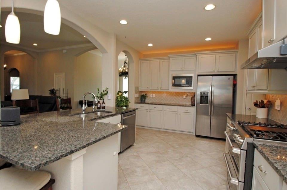 1527 Giles Drive Property Photo 4