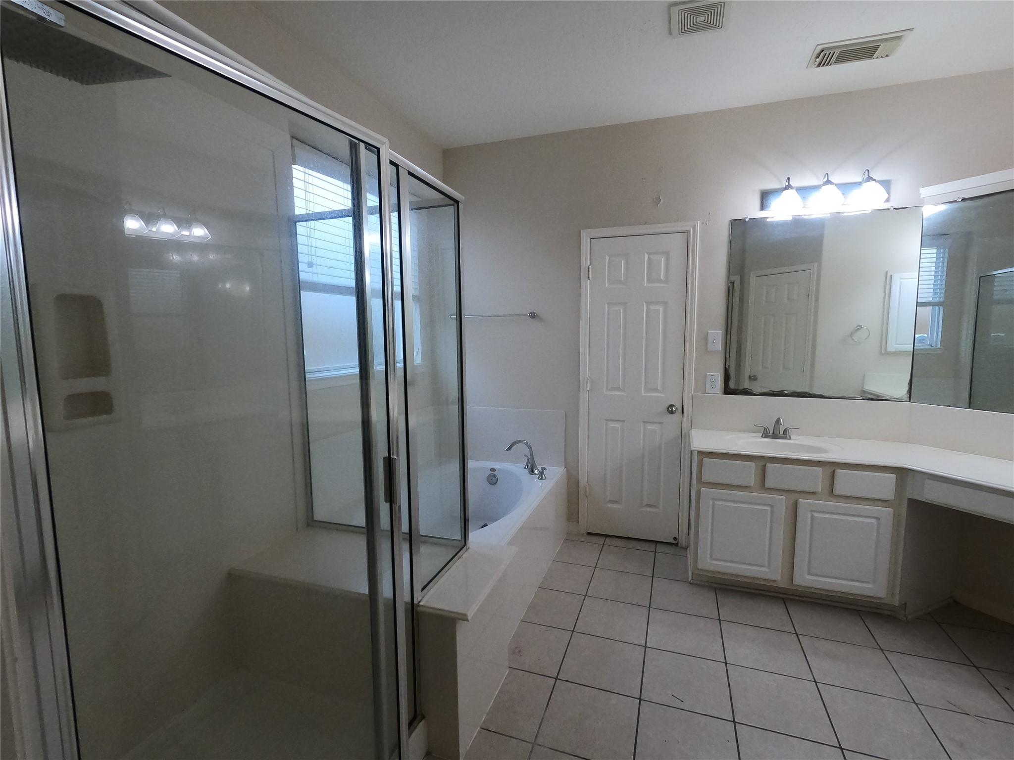 8422 Silver Lure Drive Property Photo 8