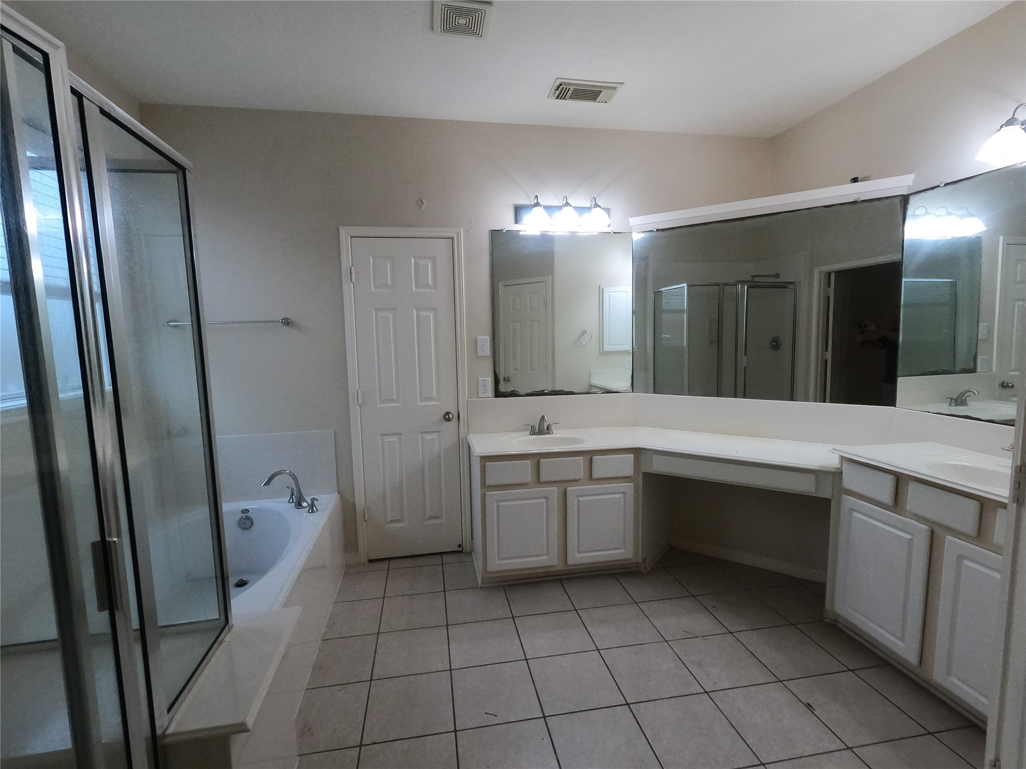 8422 Silver Lure Drive Property Photo 9