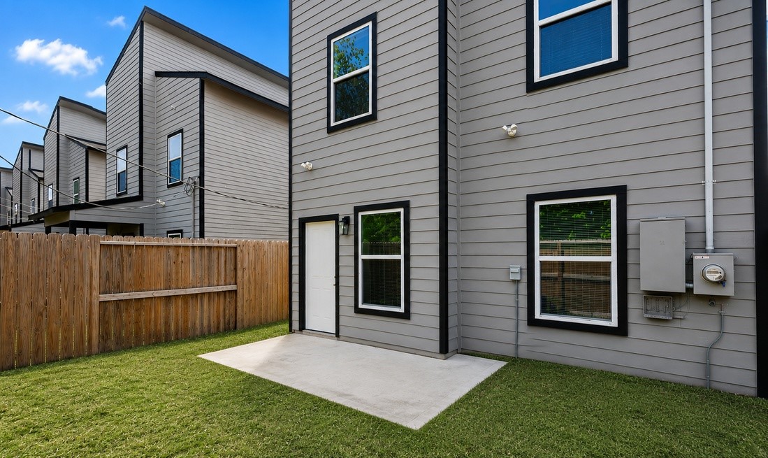 8159 Tate St B Property Photo 13