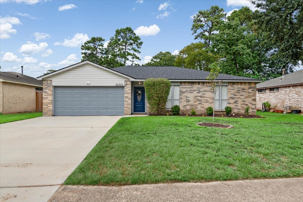 22307 Roseville Drive Property Photo 1