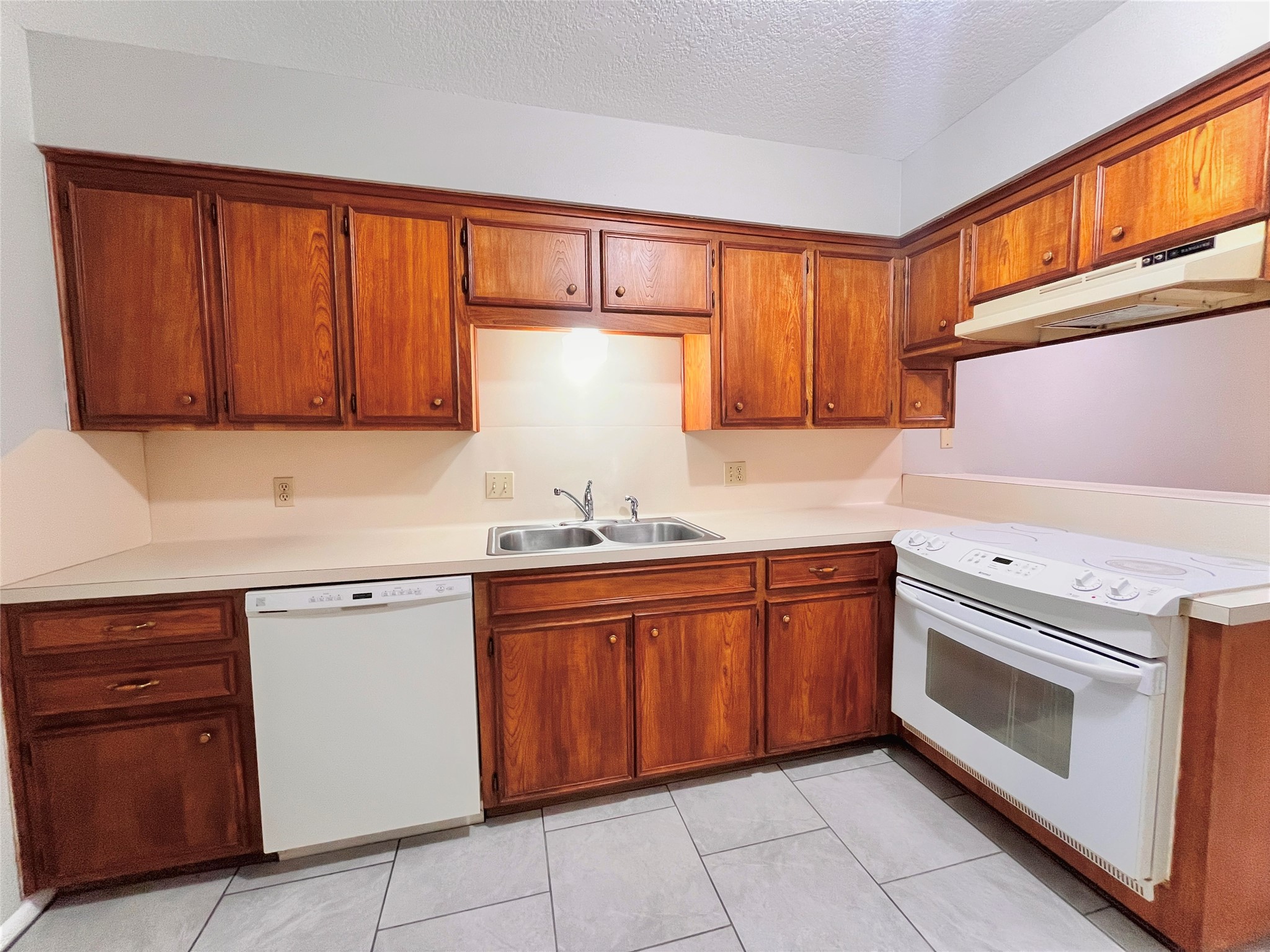 2100 Austin Street 23 Property Photo 2