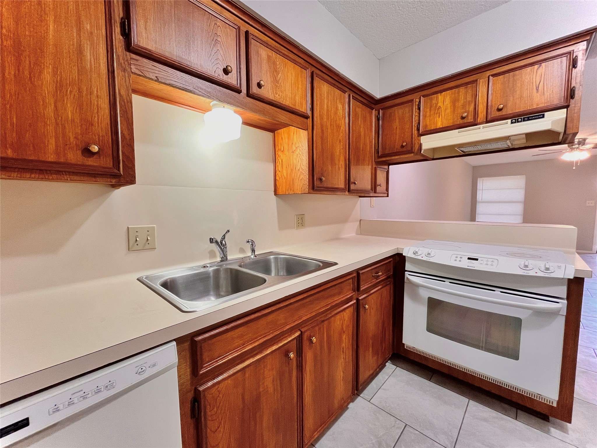 2100 Austin Street 23 Property Photo 7