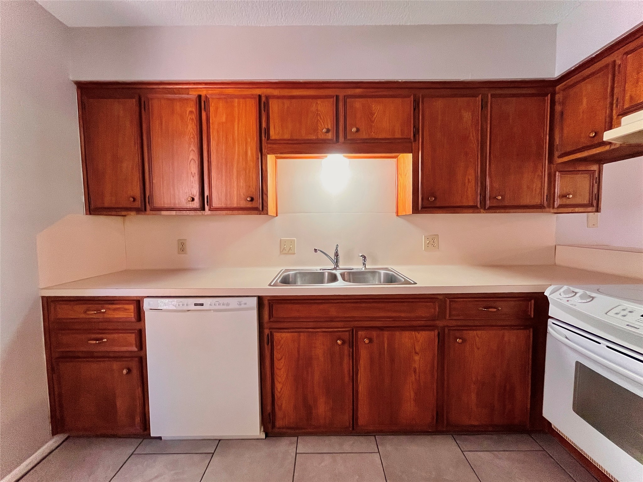 2100 Austin Street 23 Property Photo 8