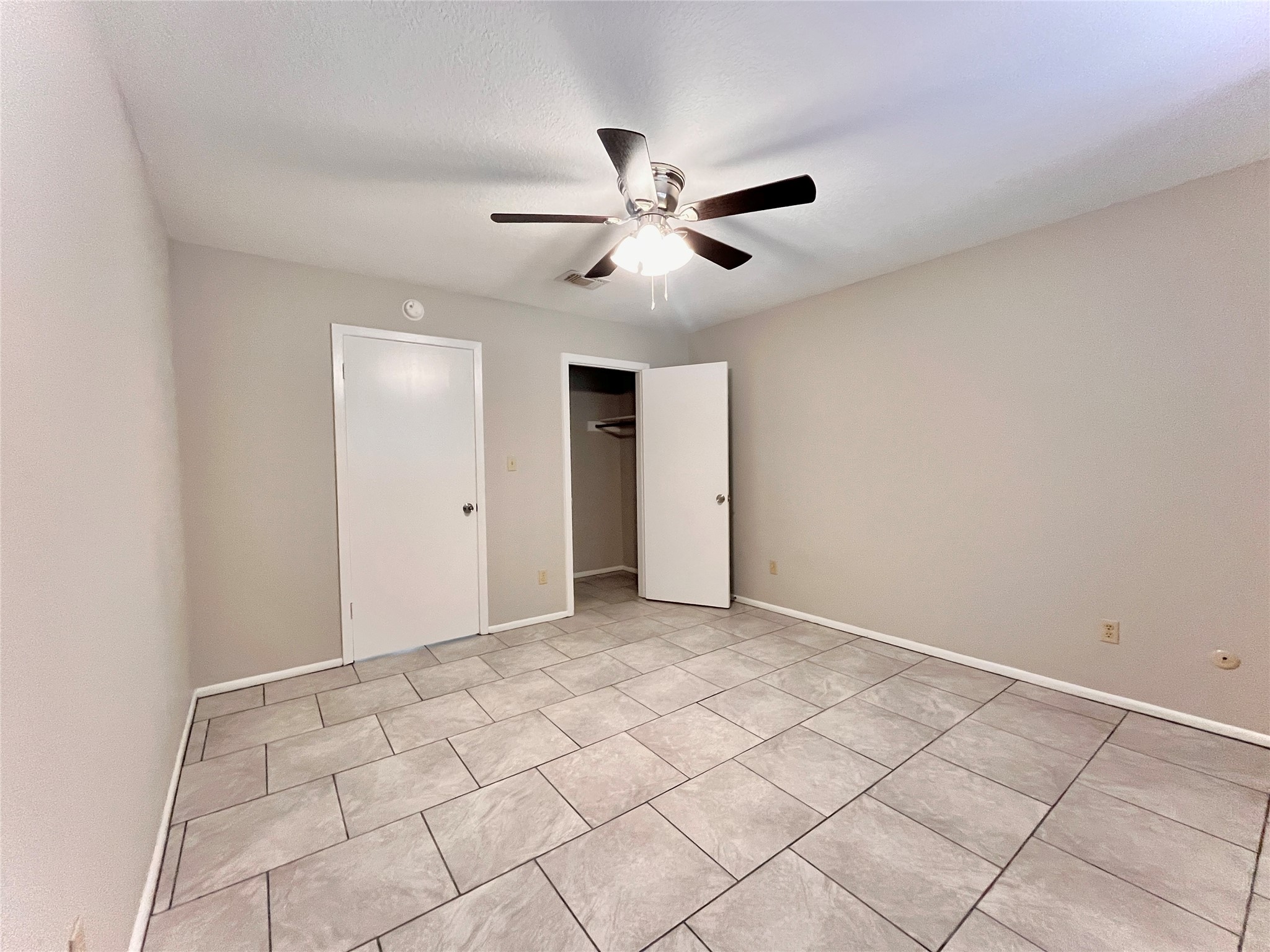 2100 Austin Street 23 Property Photo 8