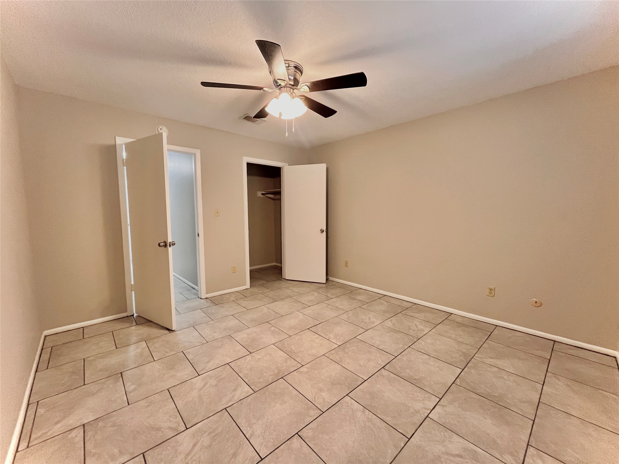 2100 Austin Street 23 Property Photo 12