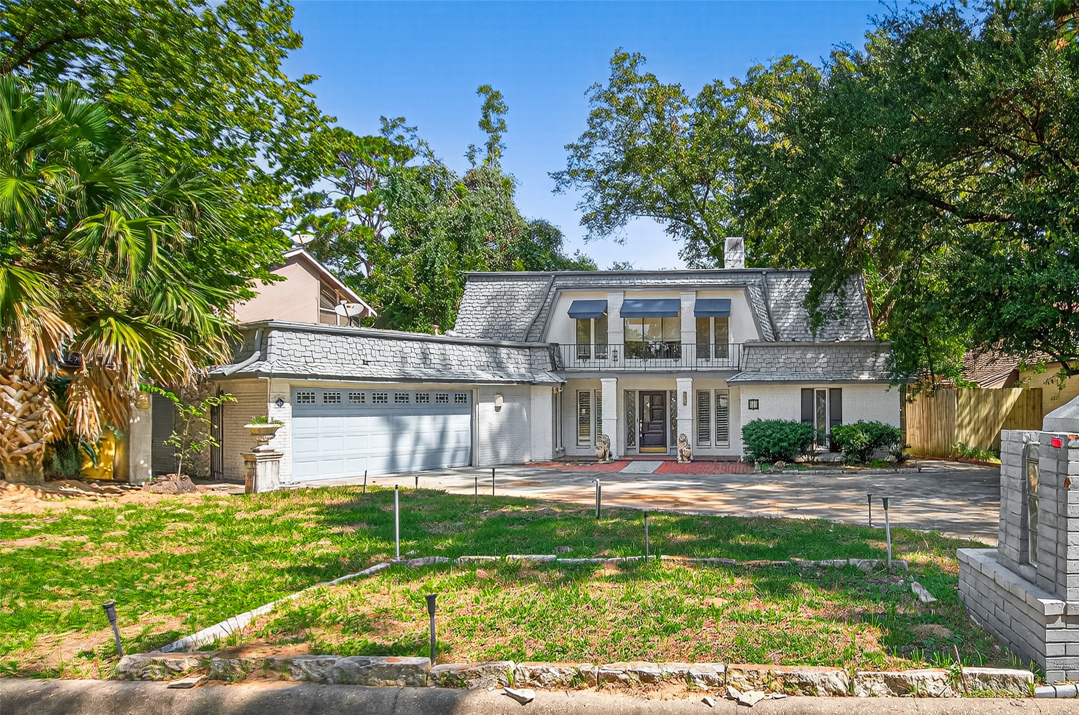 82 April Wind Drive S Property Photo 4