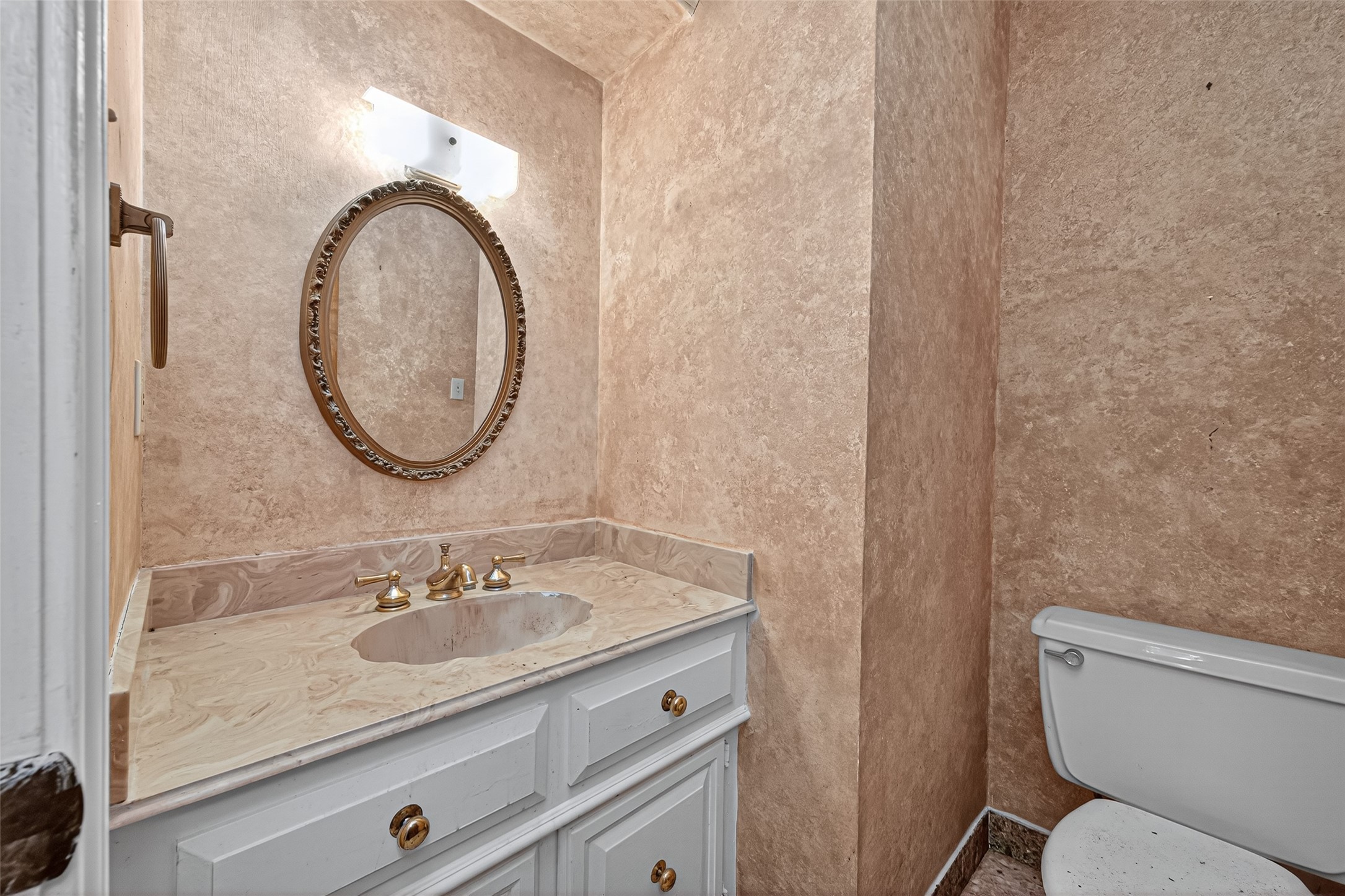 82 April Wind Drive S Property Photo 11