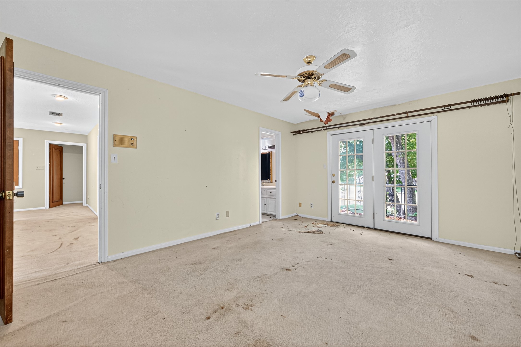 82 April Wind Drive S Property Photo 12