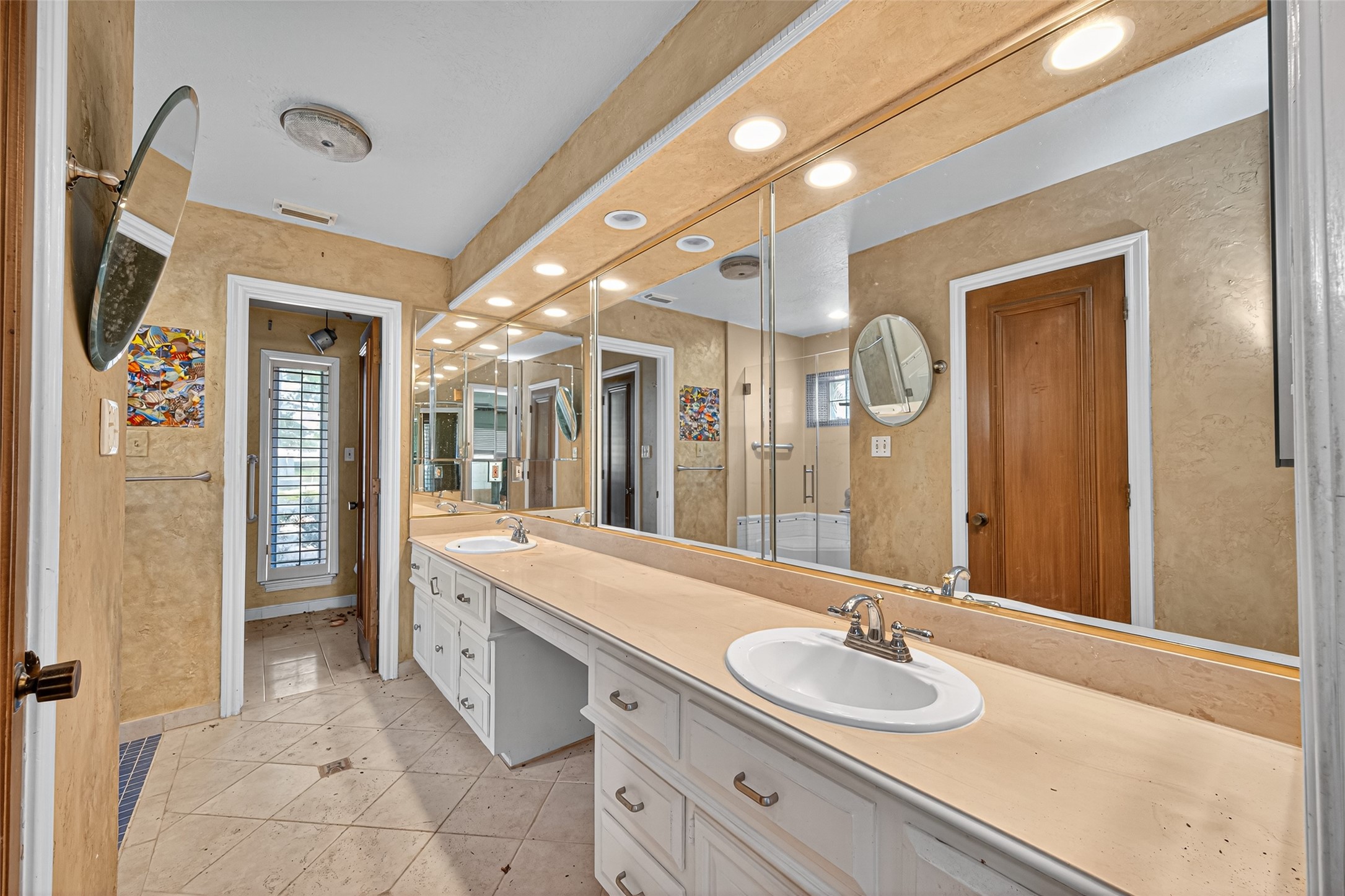 82 April Wind Drive S Property Photo 14