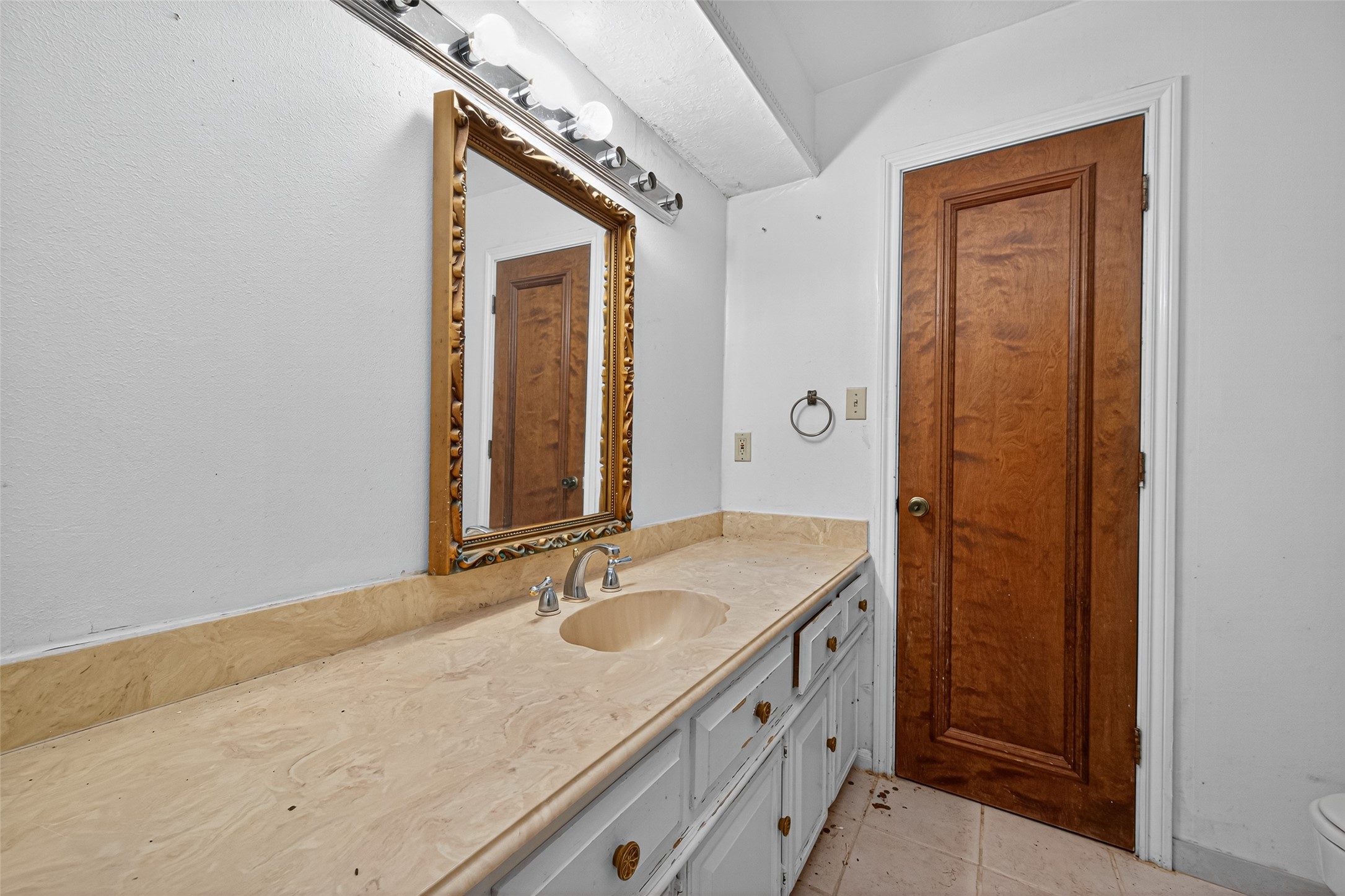 82 April Wind Drive S Property Photo 20