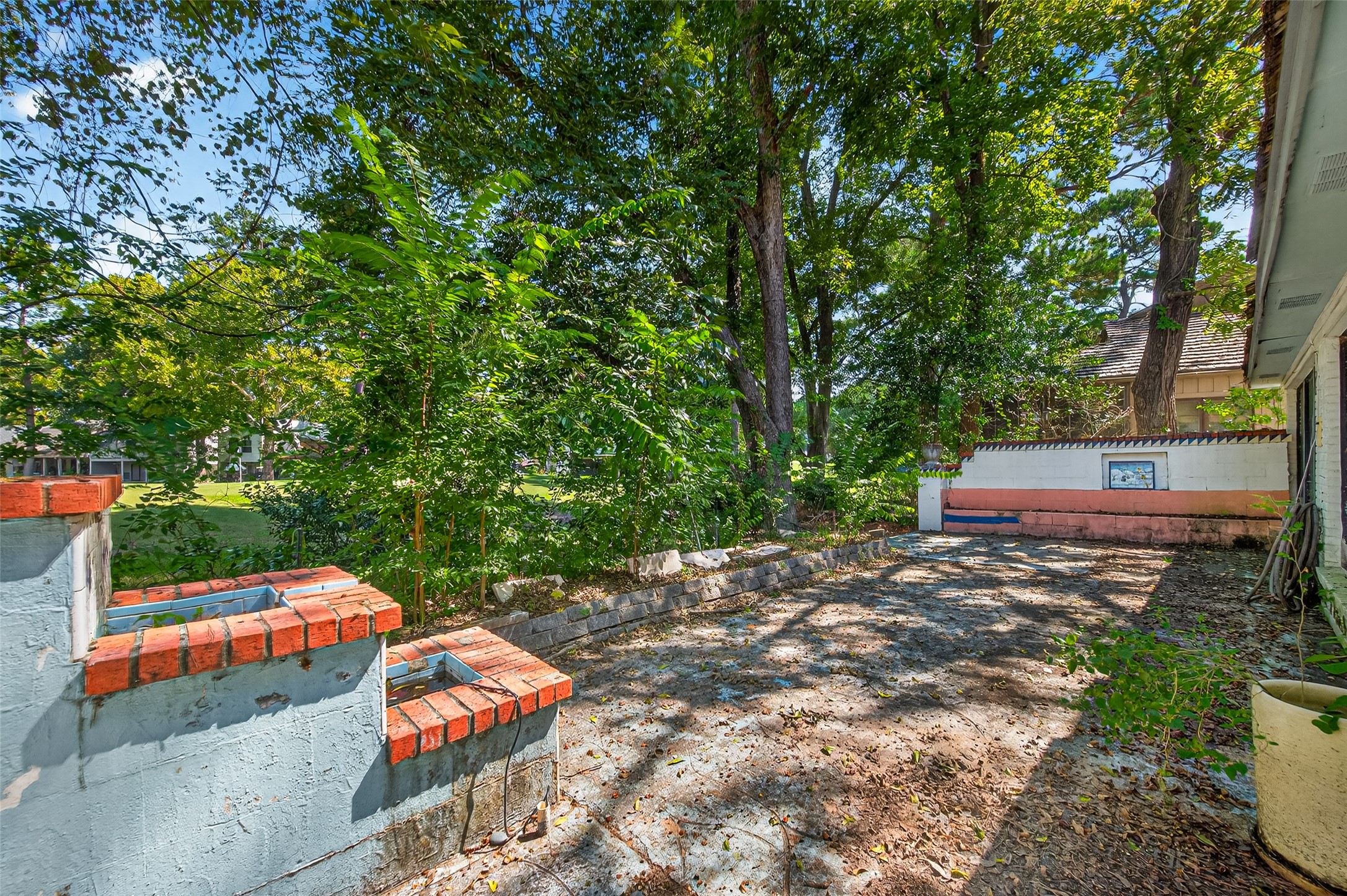 82 April Wind Drive S Property Photo 21