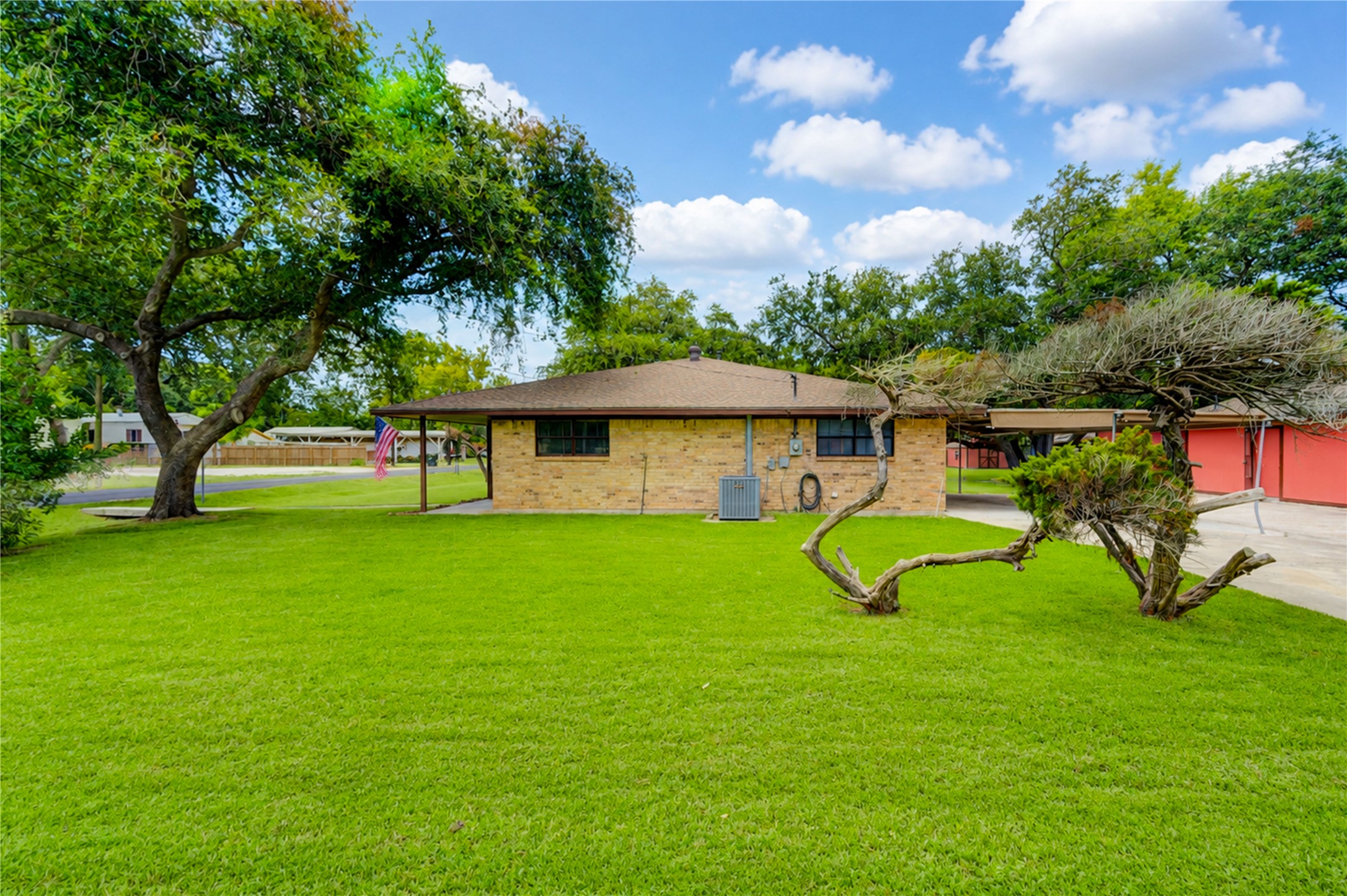 4704 1st Street Property Photo 5