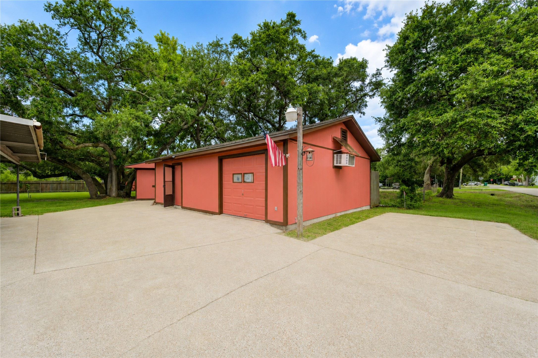 4704 1st Street Property Photo 8