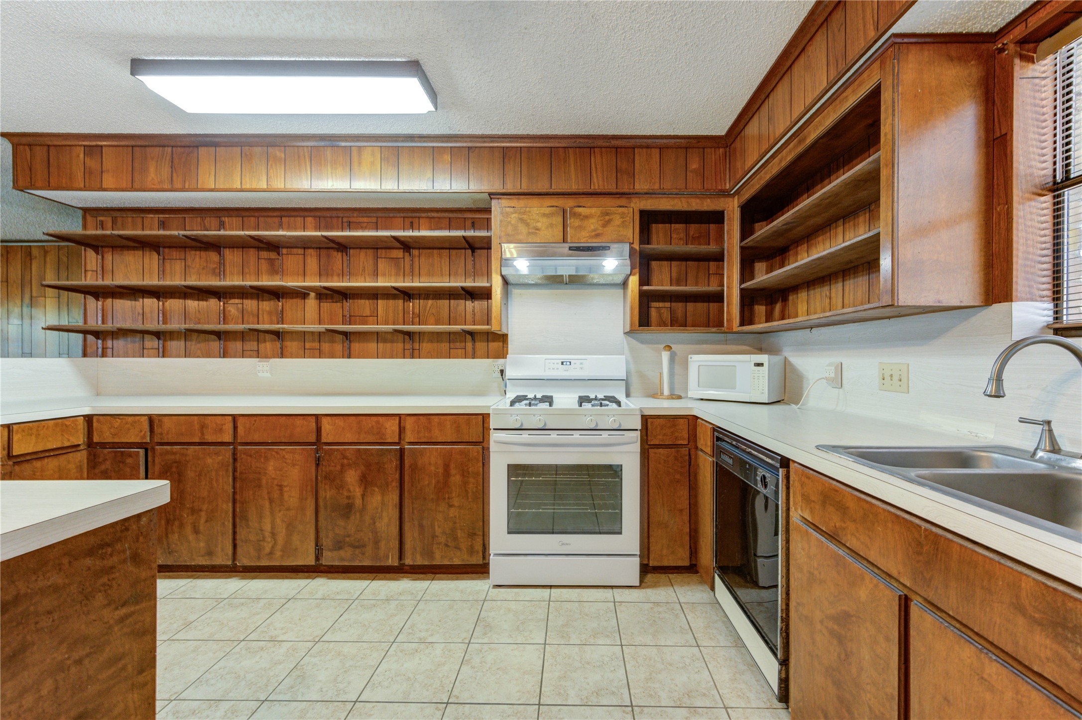4704 1st Street Property Photo 17