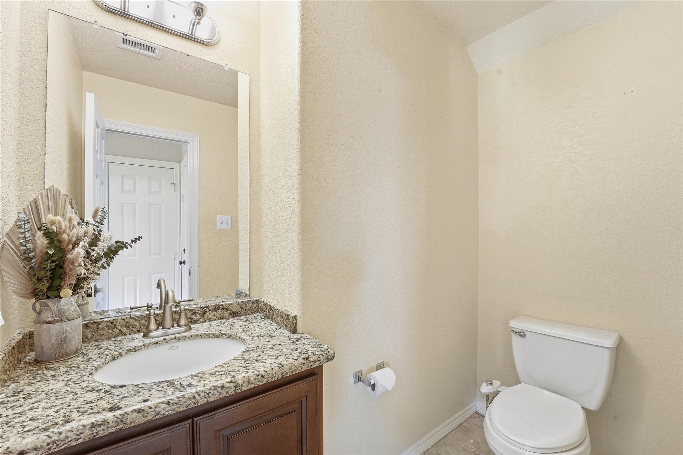 6215 Lake Chase Court Property Photo 12