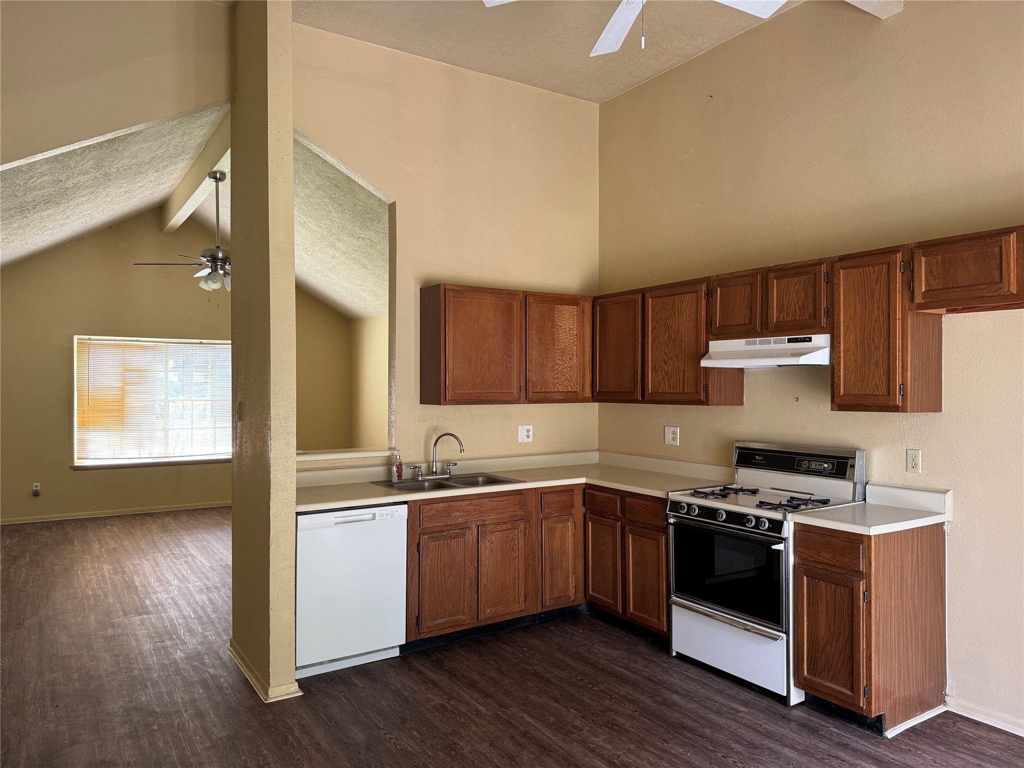10014 Sand Pass Lane Property Photo 6