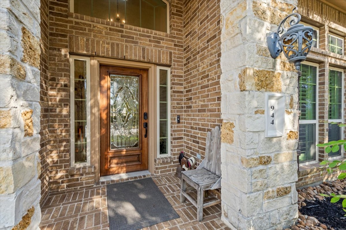 944 Francesca Court Property Photo 3