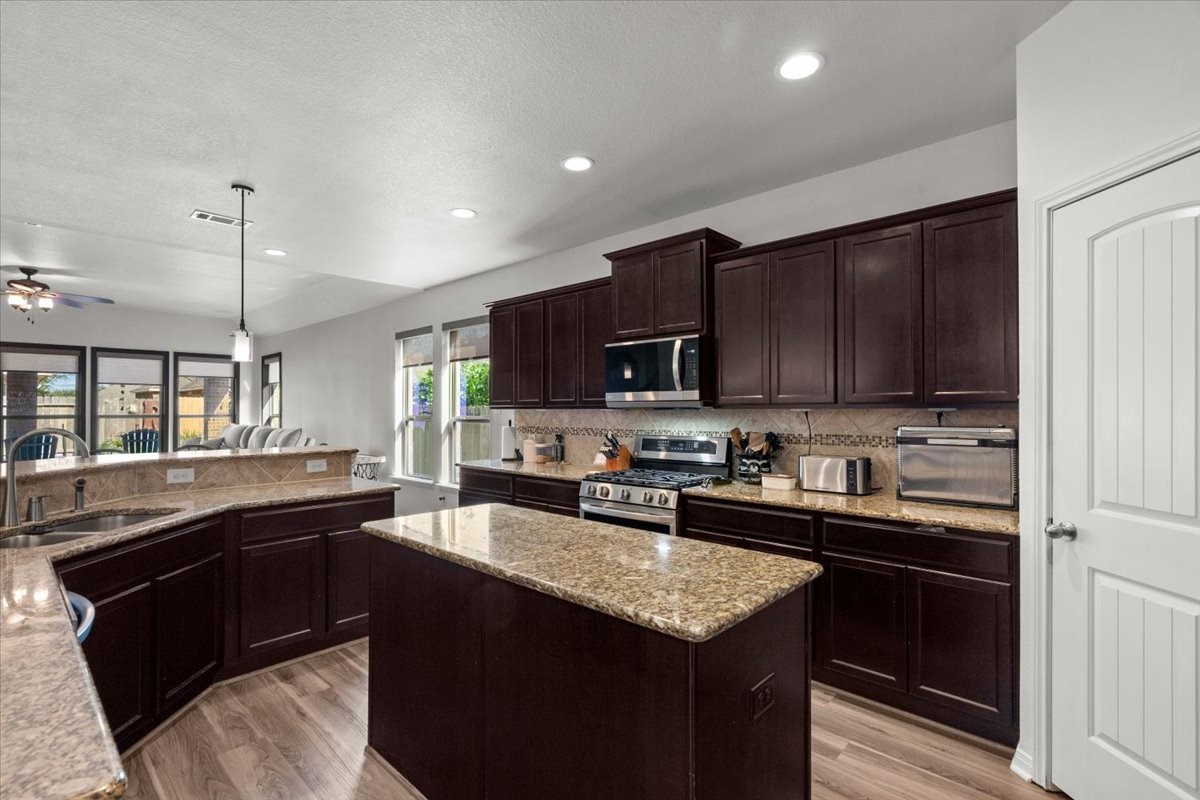 944 Francesca Court Property Photo 7