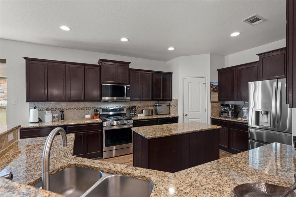 944 Francesca Court Property Photo 10