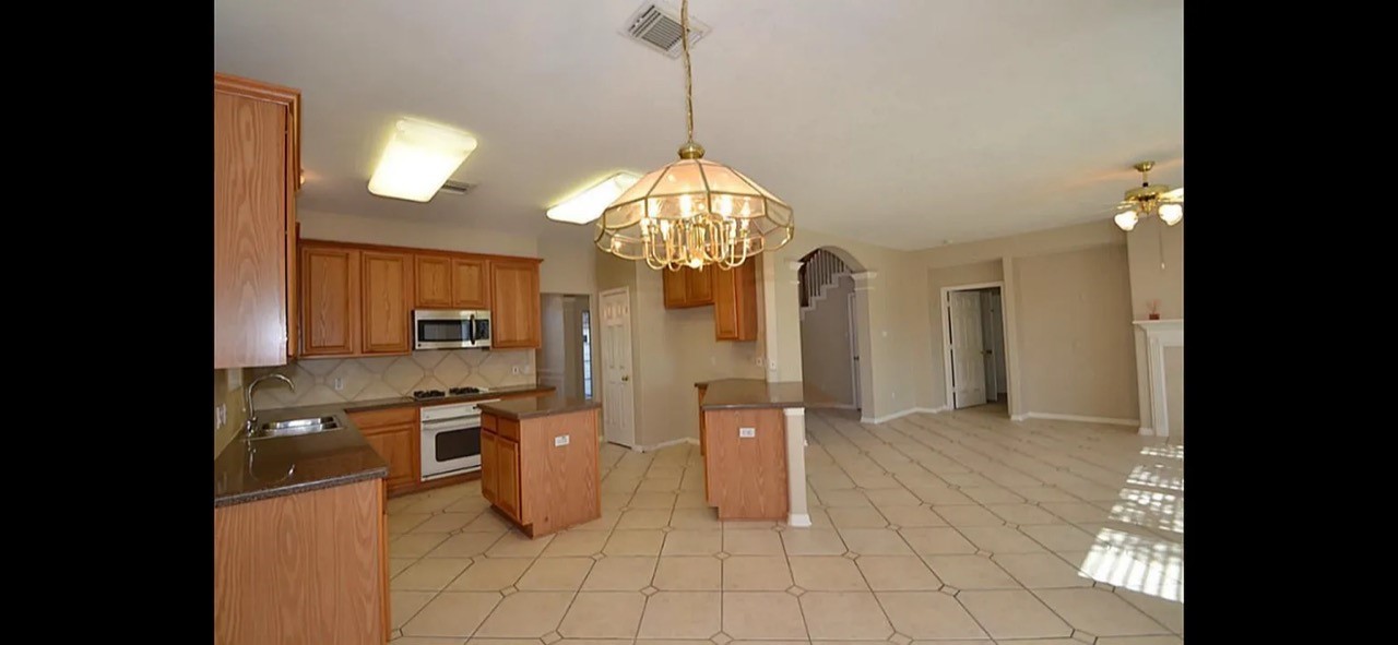 14207 Cairns Court Property Photo 10