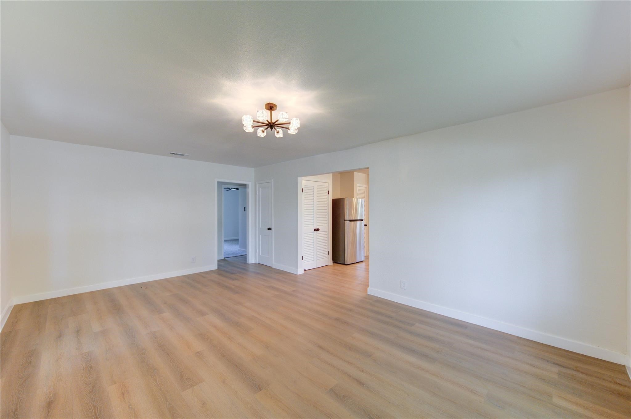 4914 Pershing Street Property Photo 6