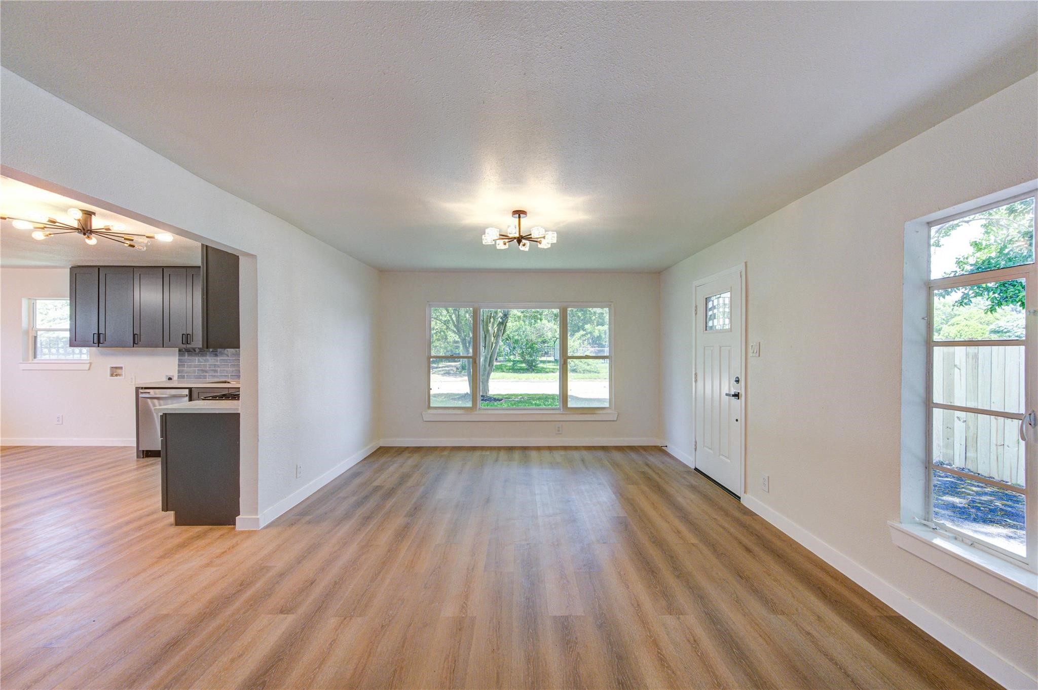 4914 Pershing Street Property Photo 13