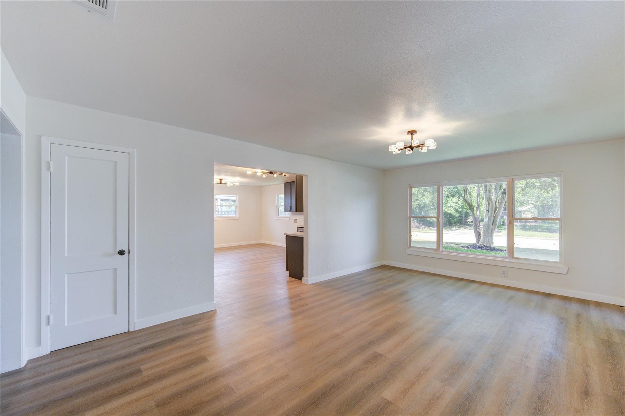 4914 Pershing Street Property Photo 15