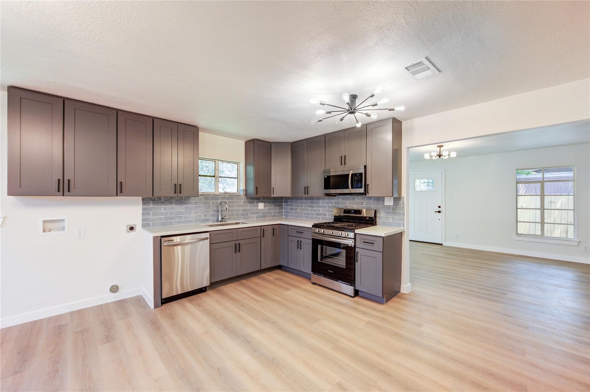 4914 Pershing Street Property Photo 26