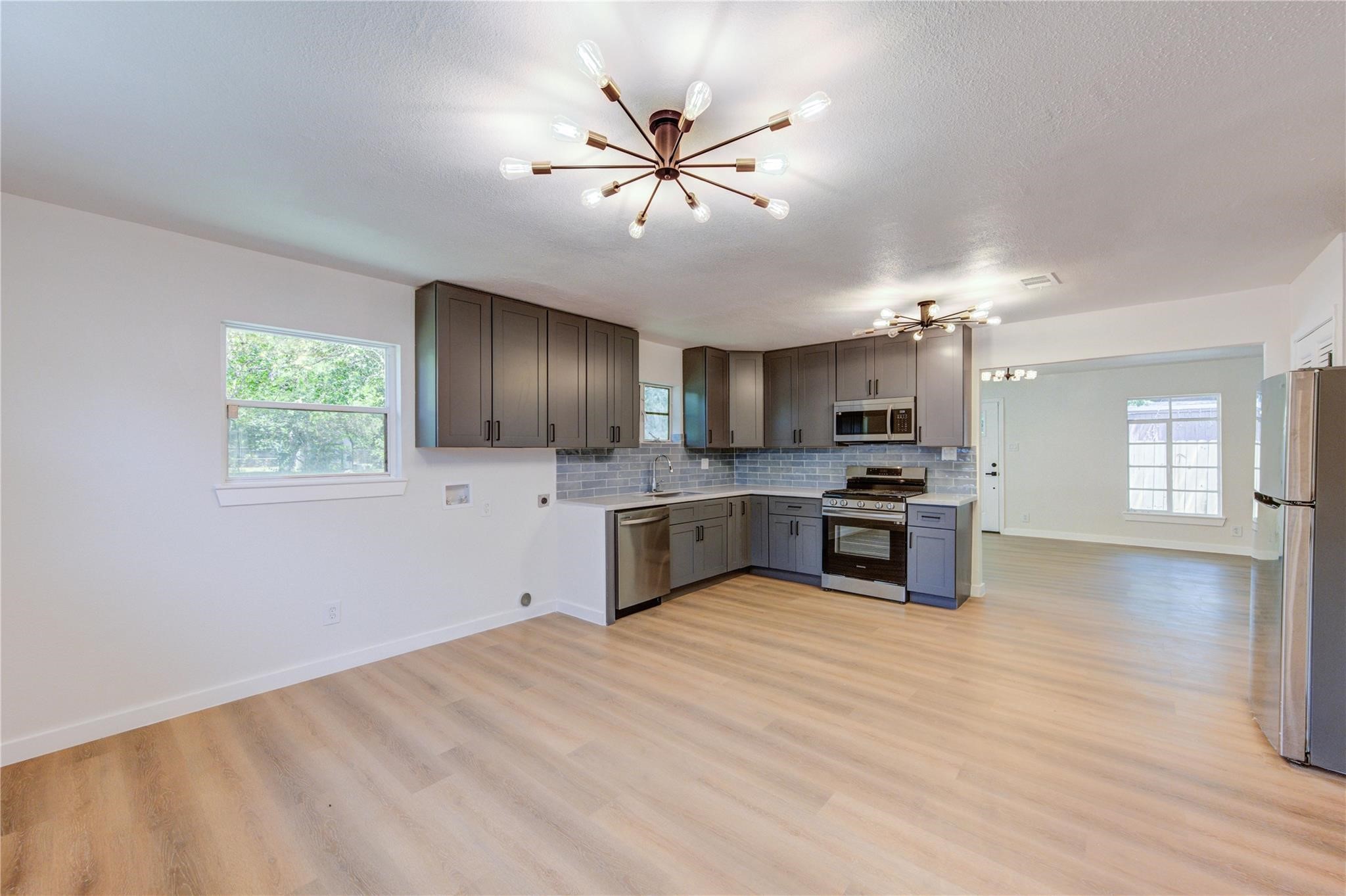 4914 Pershing Street Property Photo 27