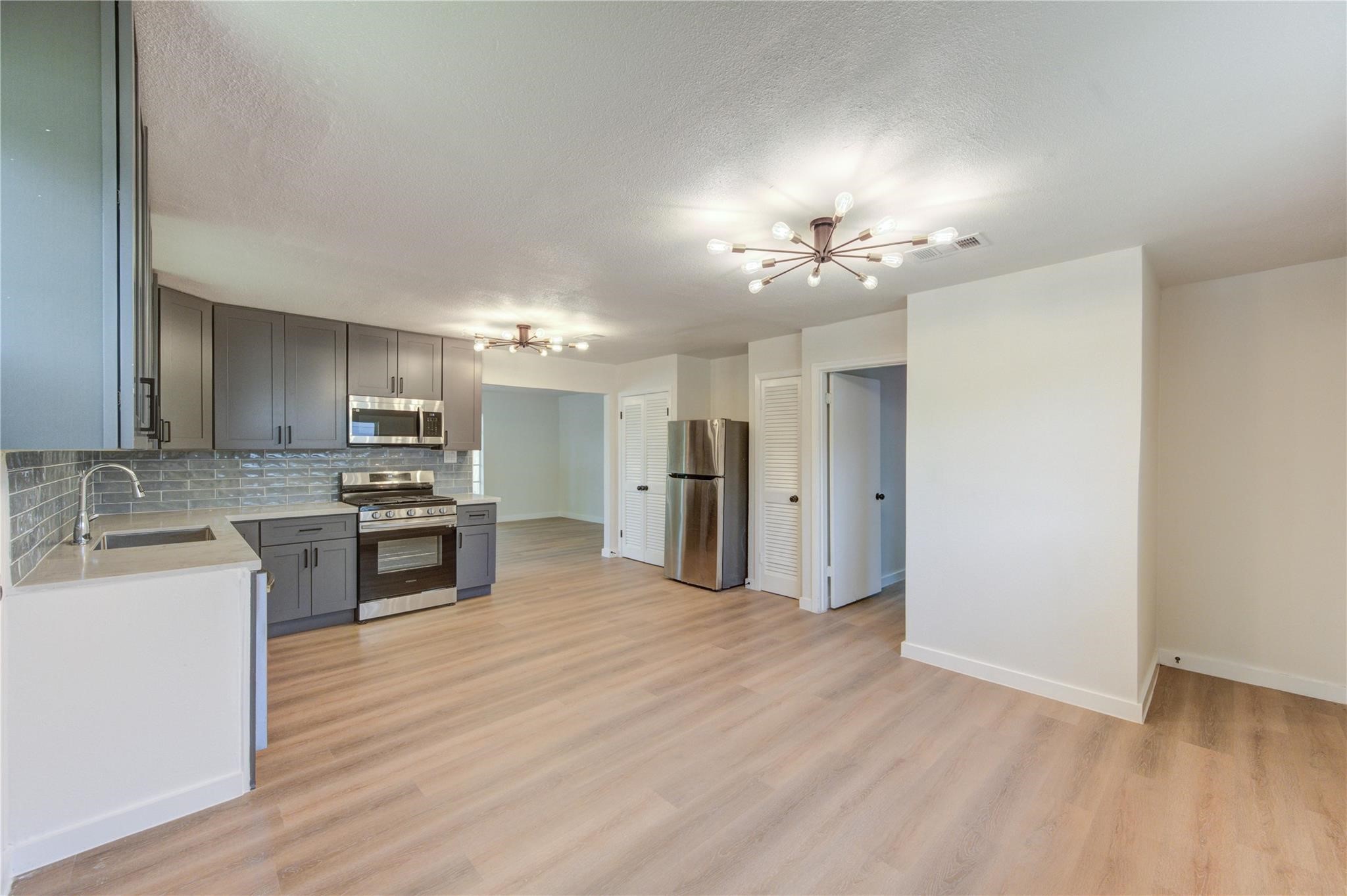 4914 Pershing Street Property Photo 29