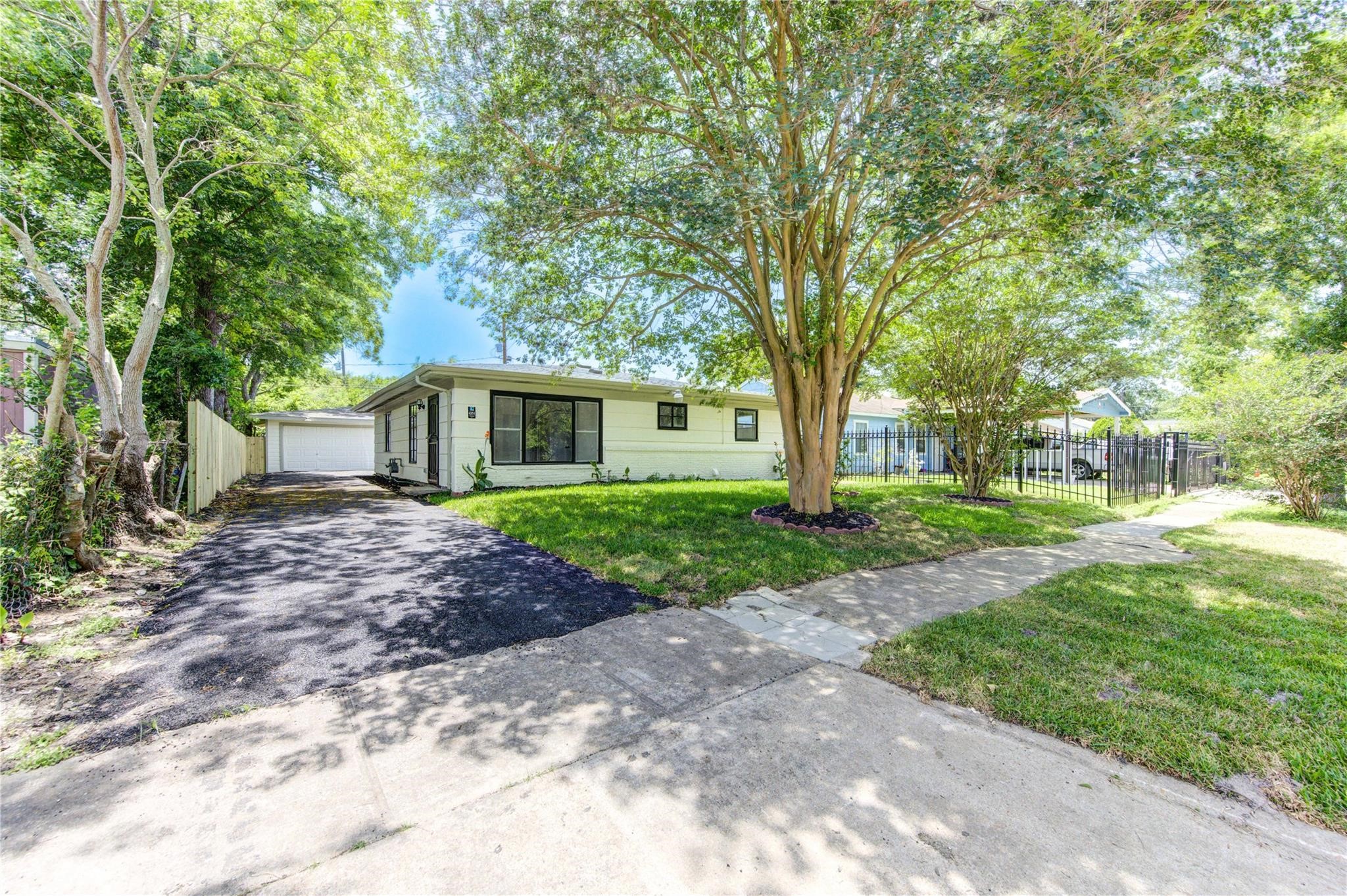 4914 Pershing Street Property Photo 40