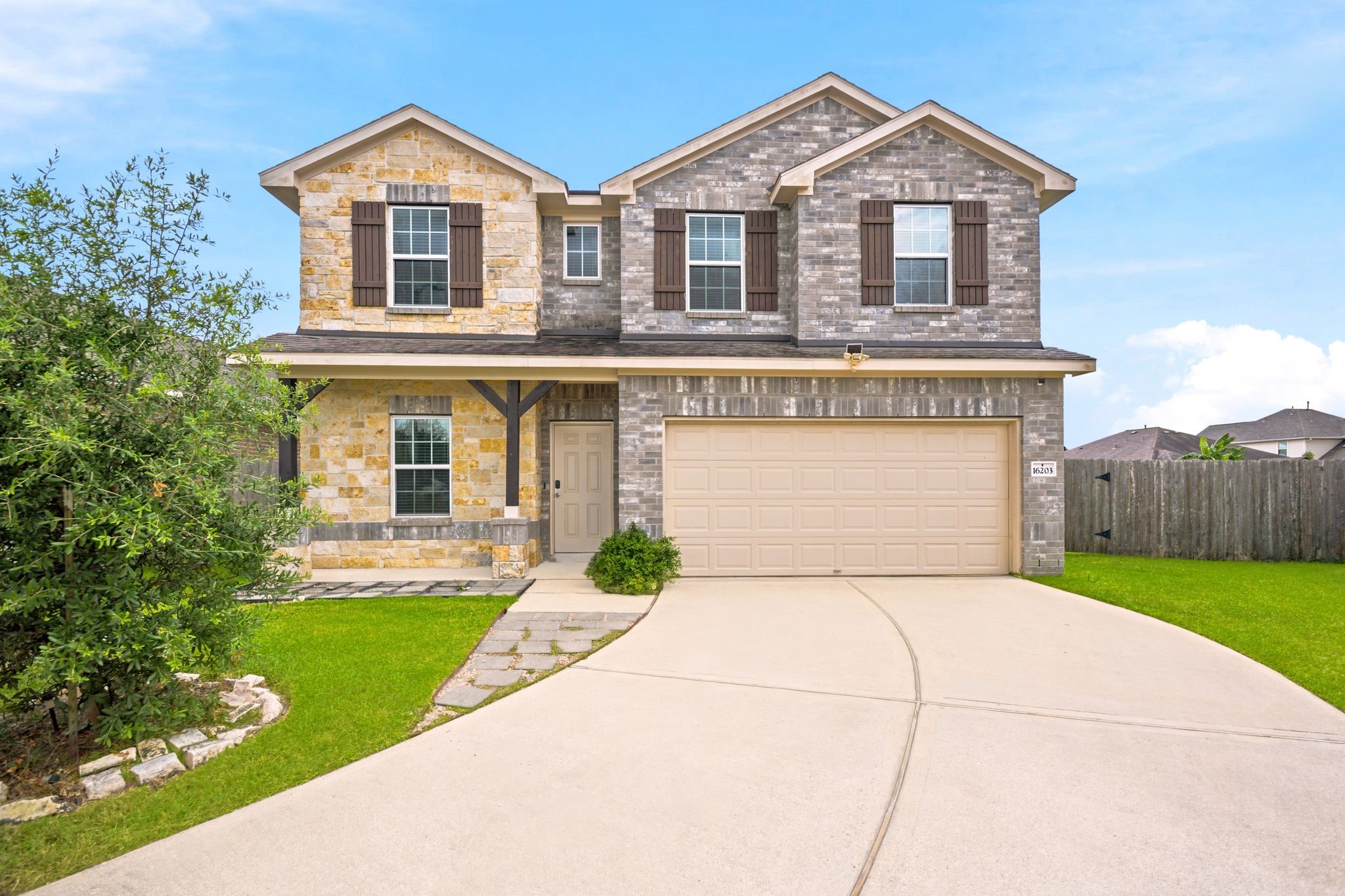16203 Centennial Light Drive Property Photo 1