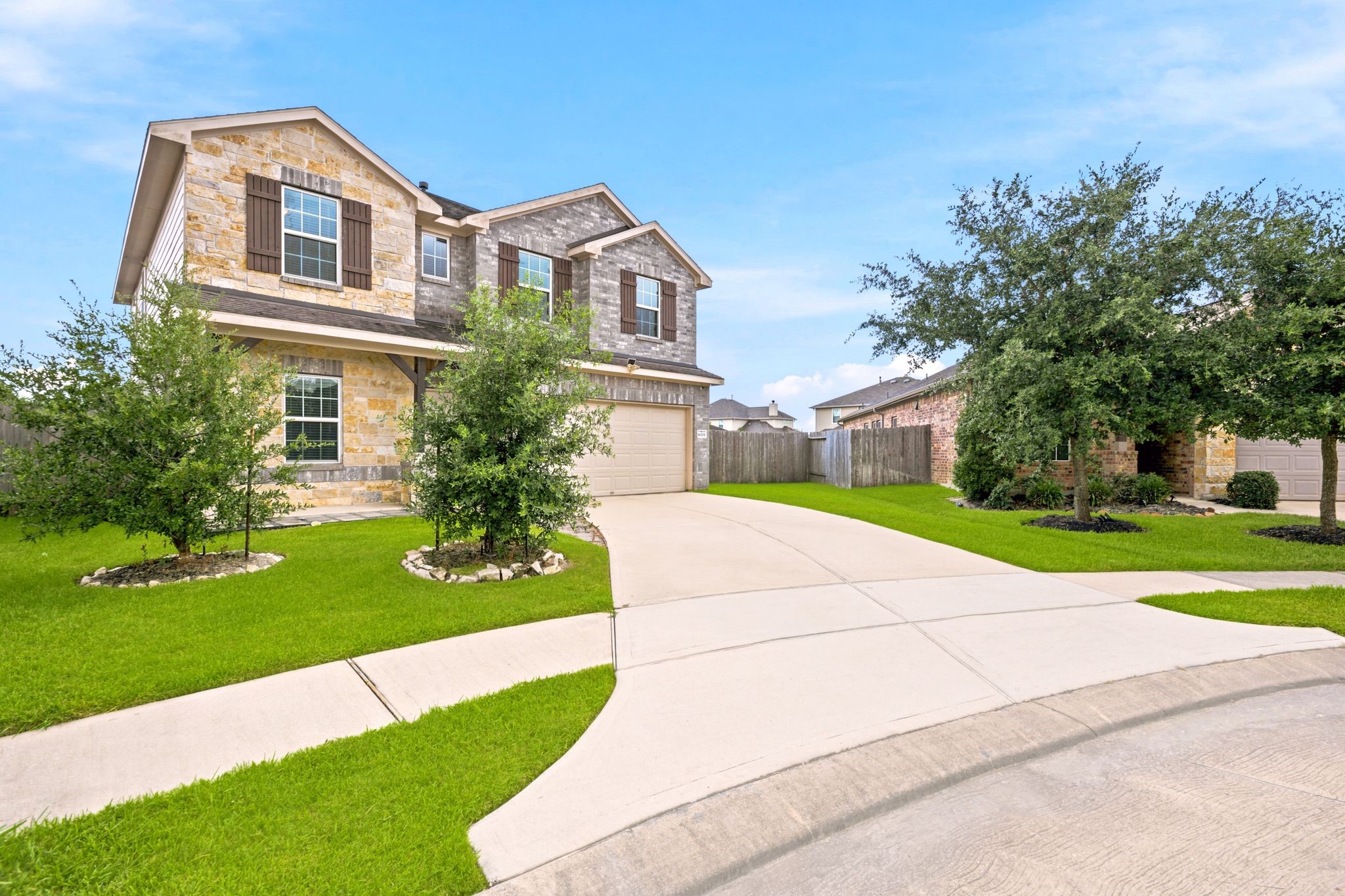 16203 Centennial Light Drive Property Photo 4