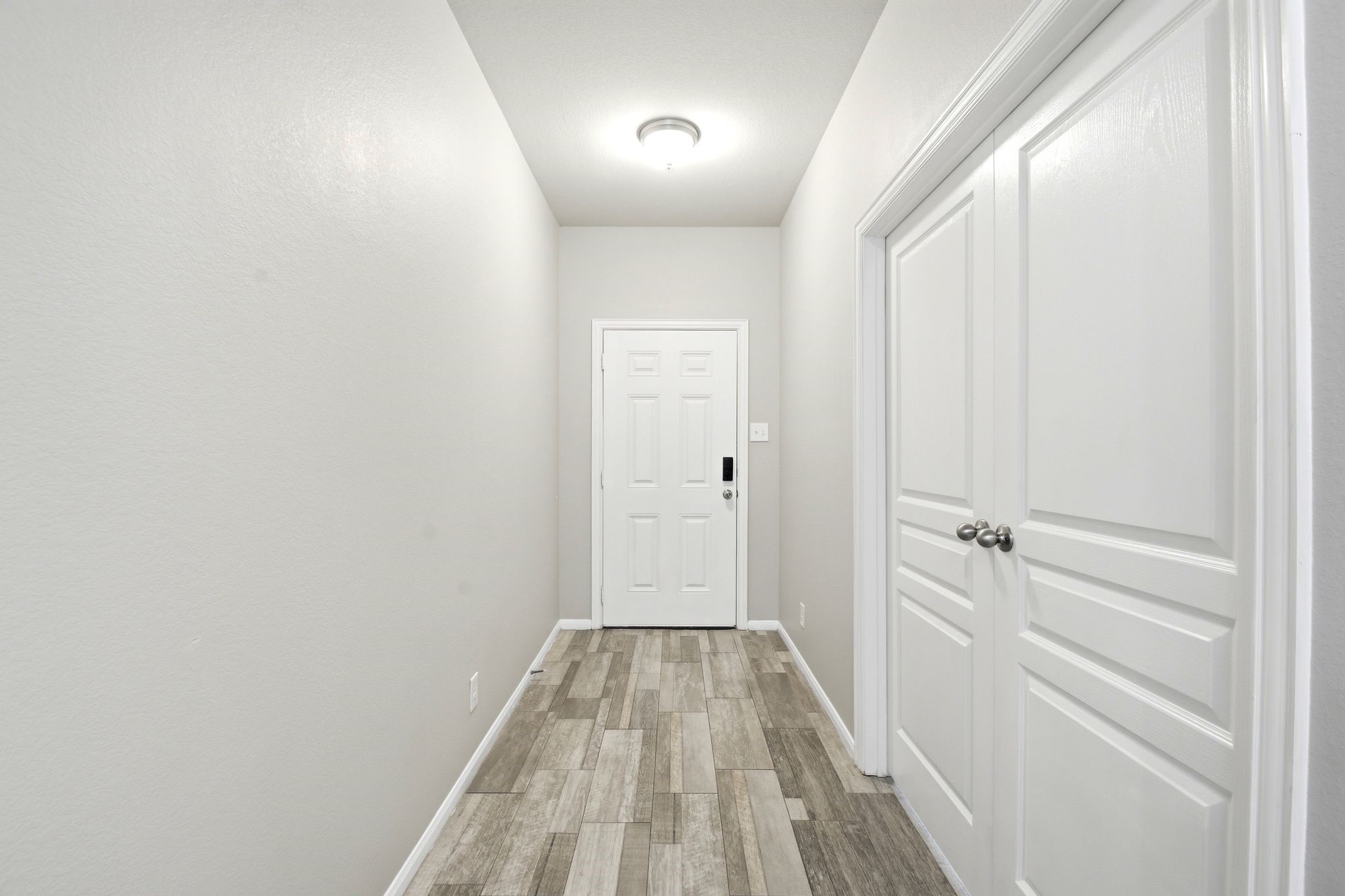 16203 Centennial Light Drive Property Photo 7