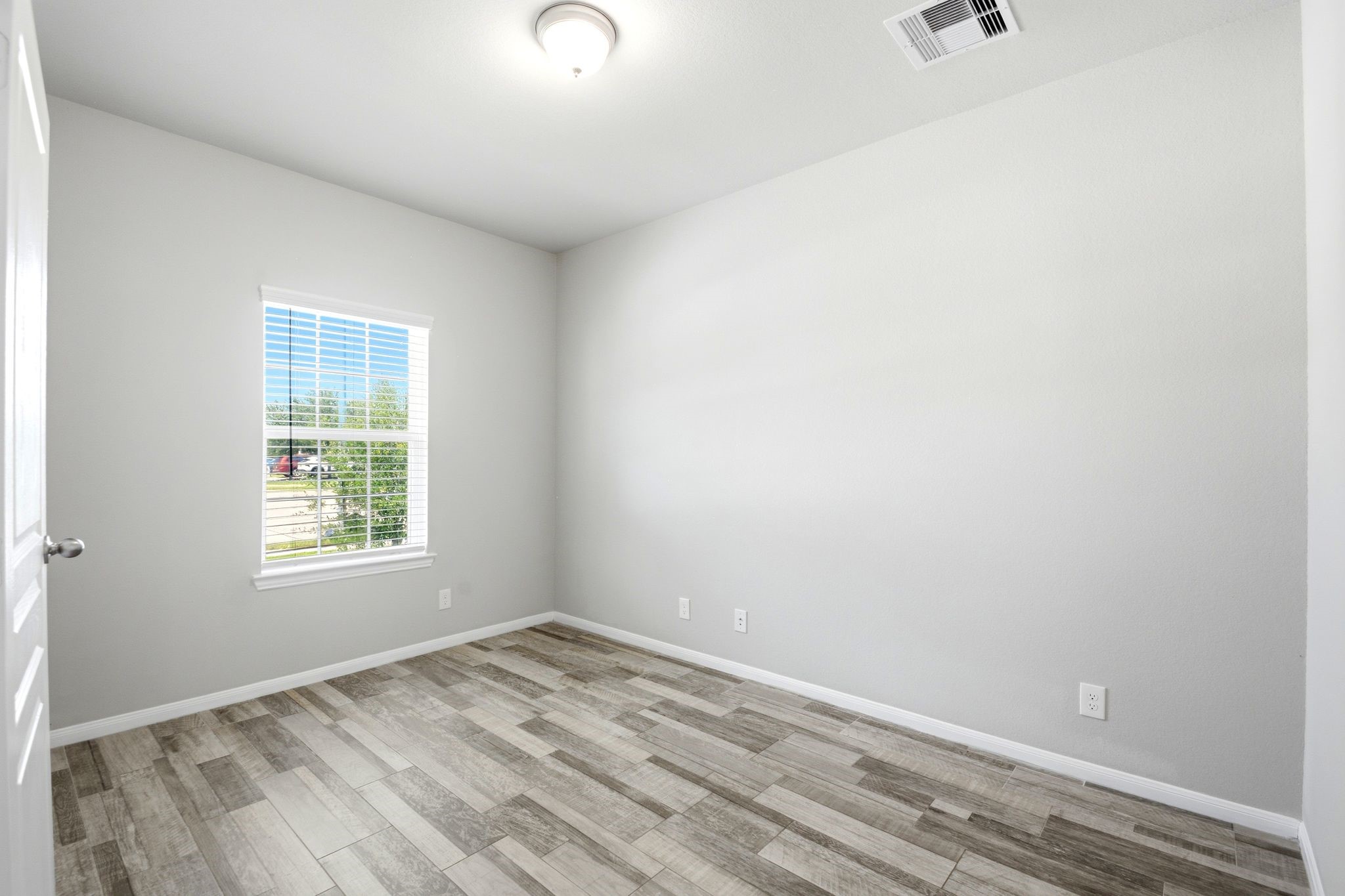 16203 Centennial Light Drive Property Photo 8