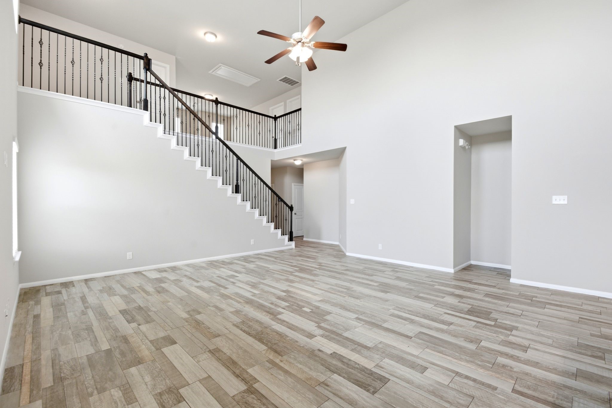 16203 Centennial Light Drive Property Photo 11