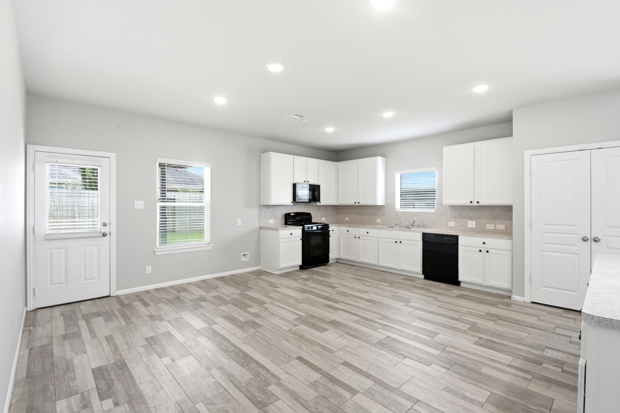 16203 Centennial Light Drive Property Photo 12