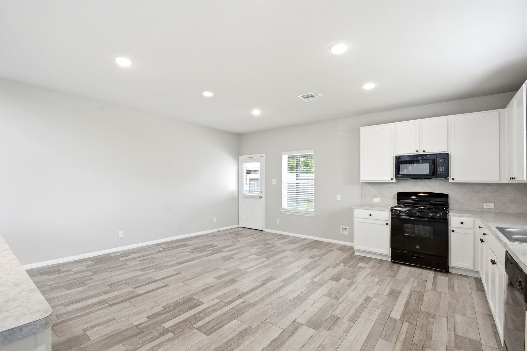 16203 Centennial Light Drive Property Photo 13