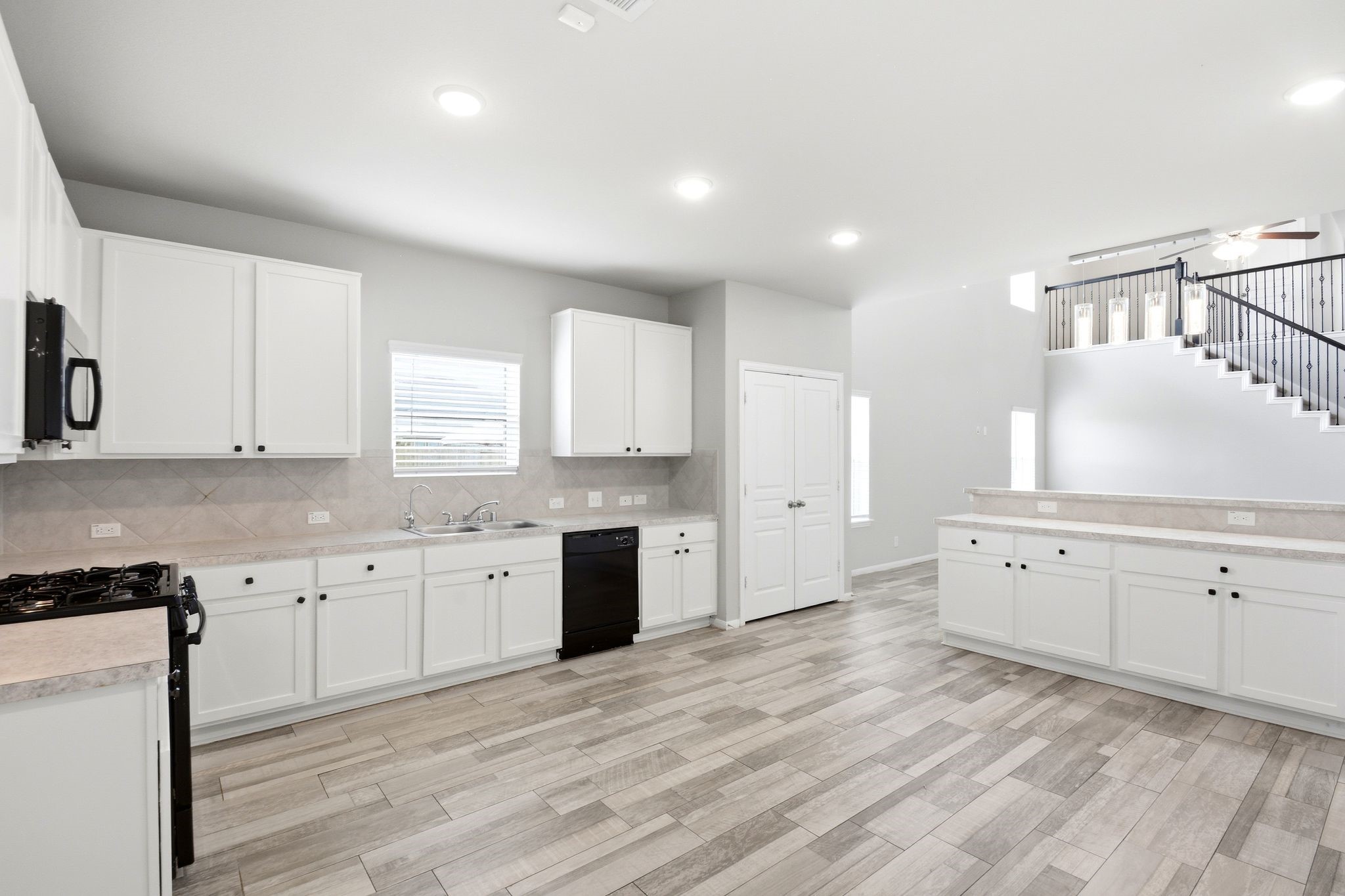 16203 Centennial Light Drive Property Photo 14