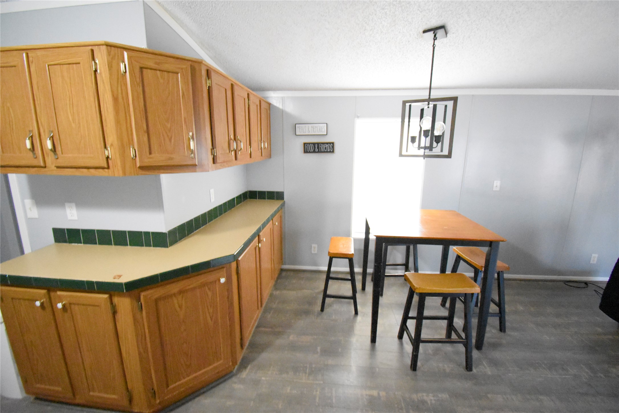 2 Lake View Lane Property Photo 6