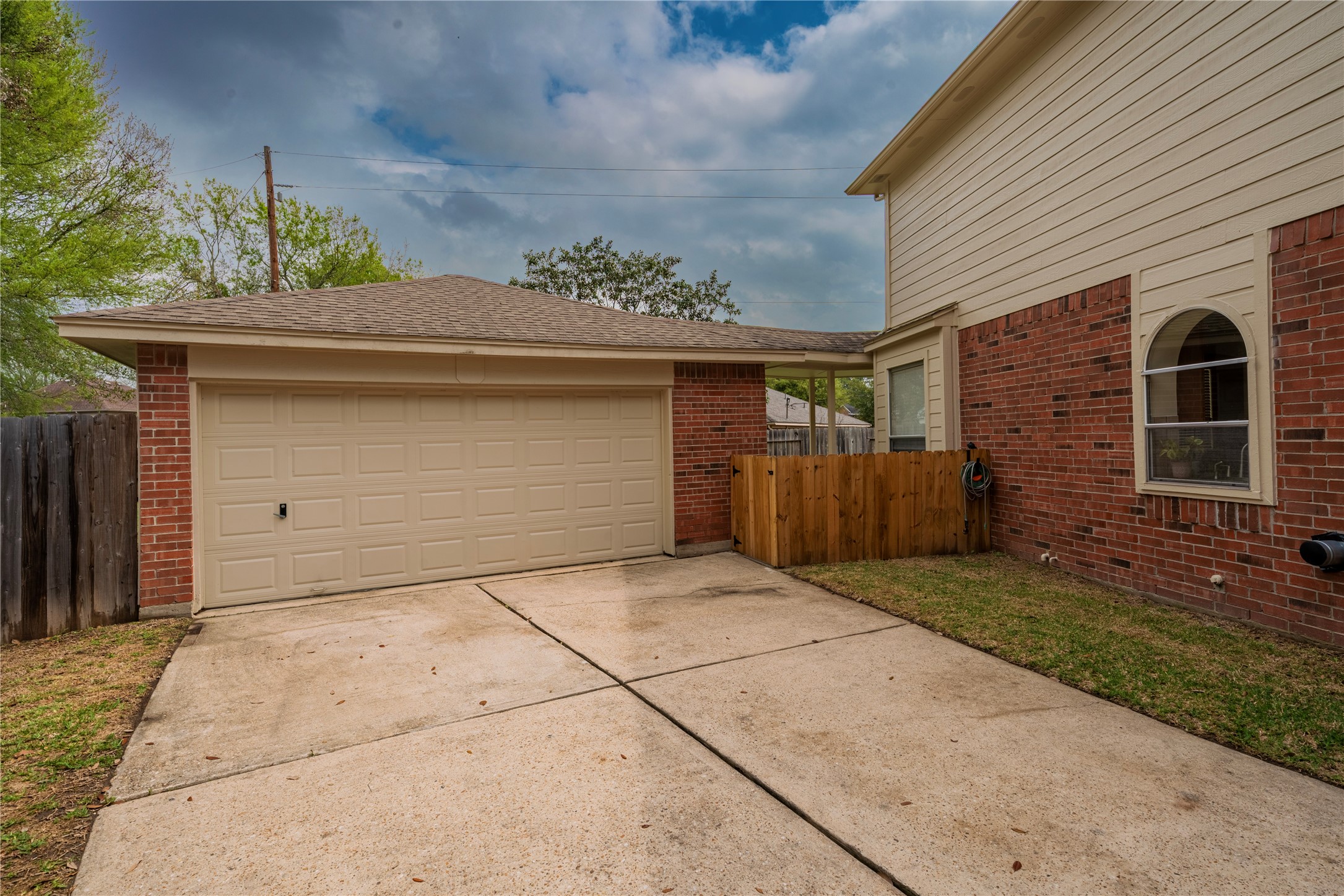 20834 Rivershire Lane Property Photo 8