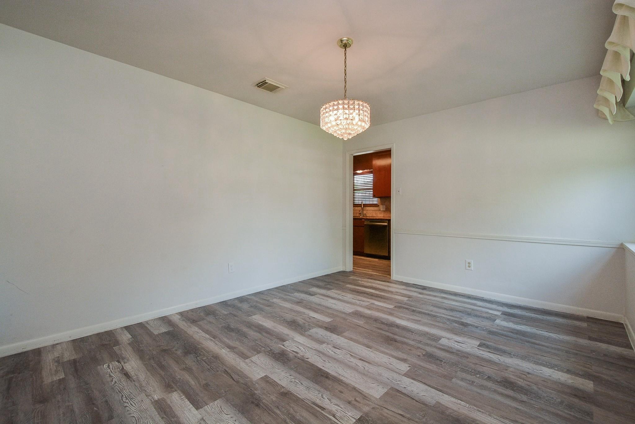 11915 N Hanworth Drive Property Photo 3