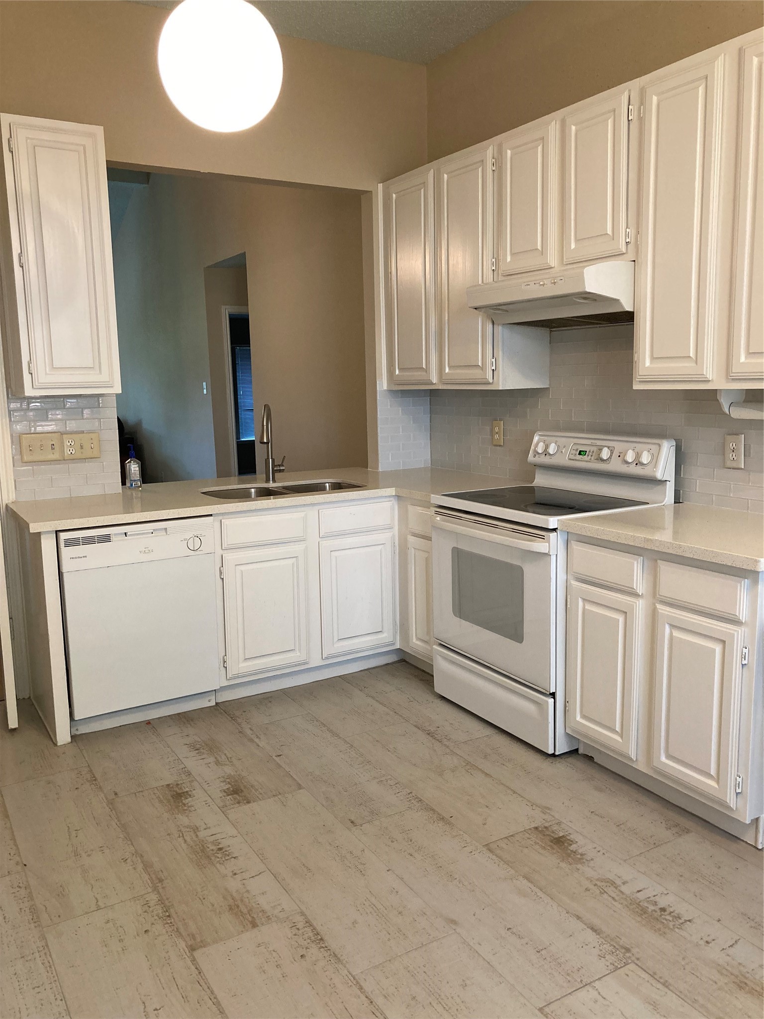 2015 Shorewood Lane Property Photo 4