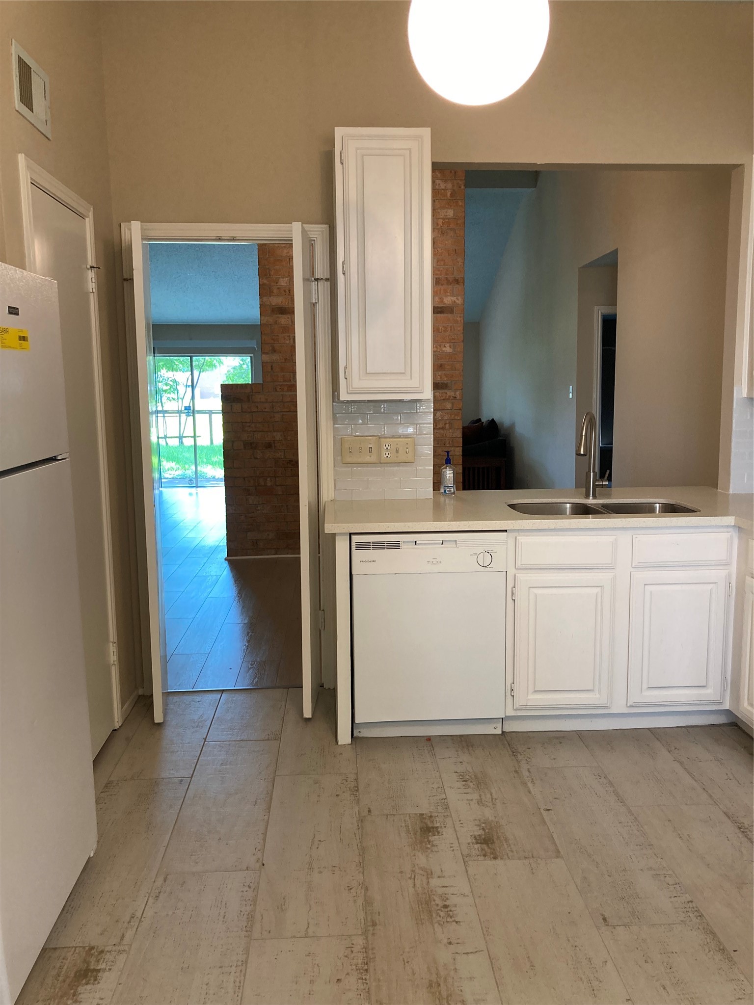 2015 Shorewood Lane Property Photo 9