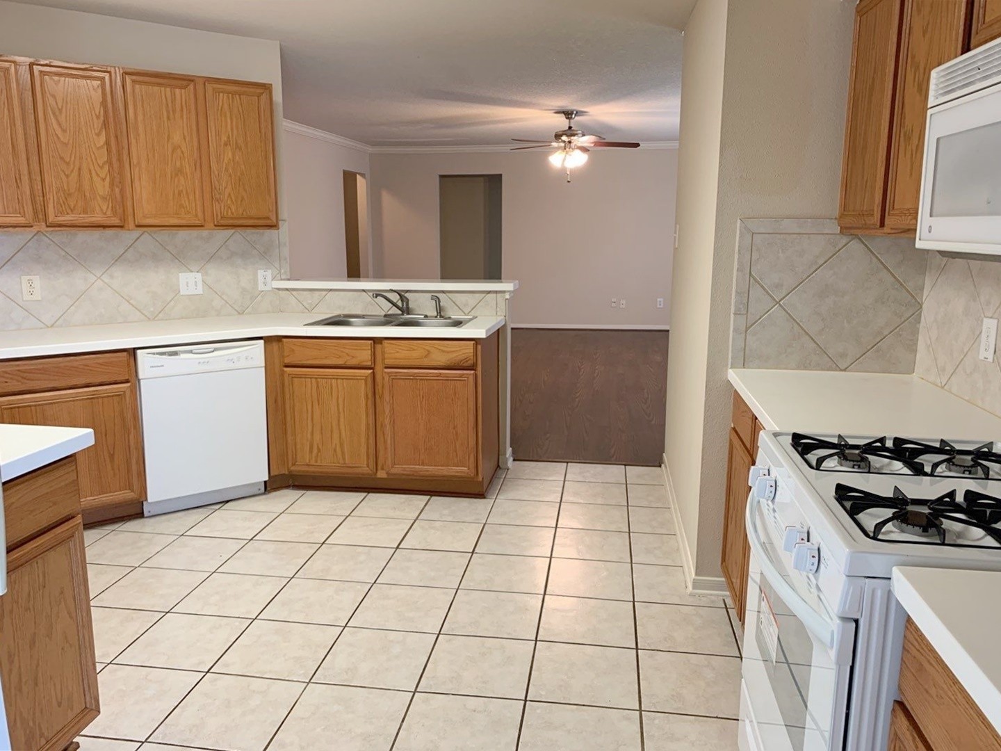 2747 Lofty Elm Property Photo 4