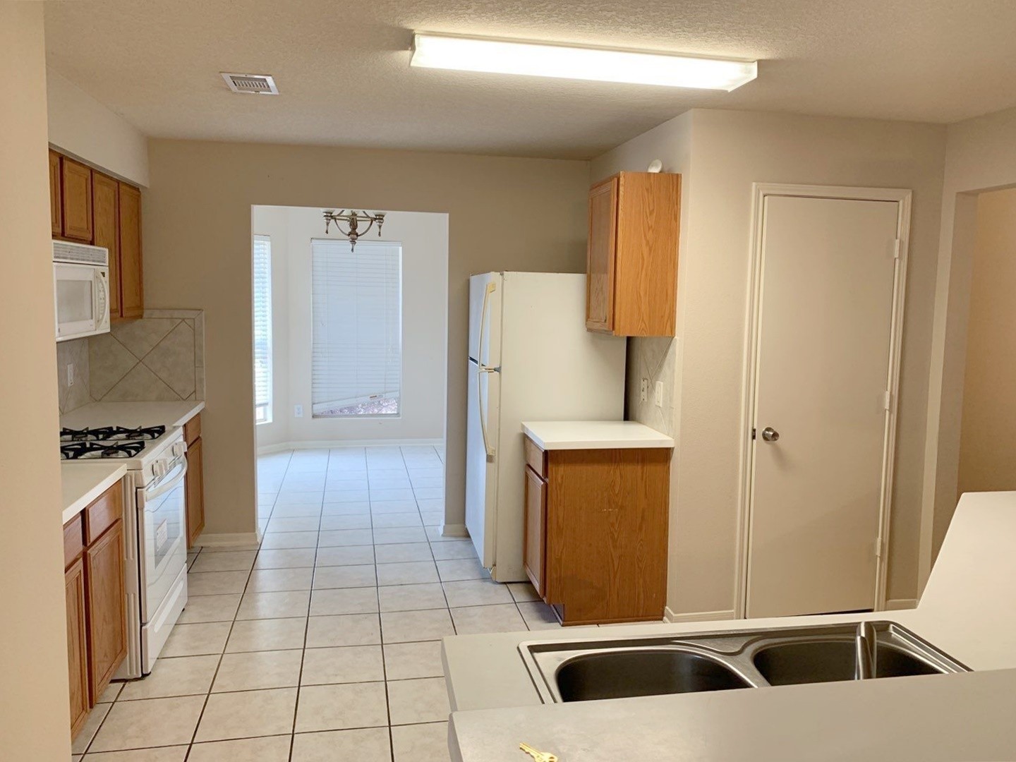 2747 Lofty Elm Property Photo 6