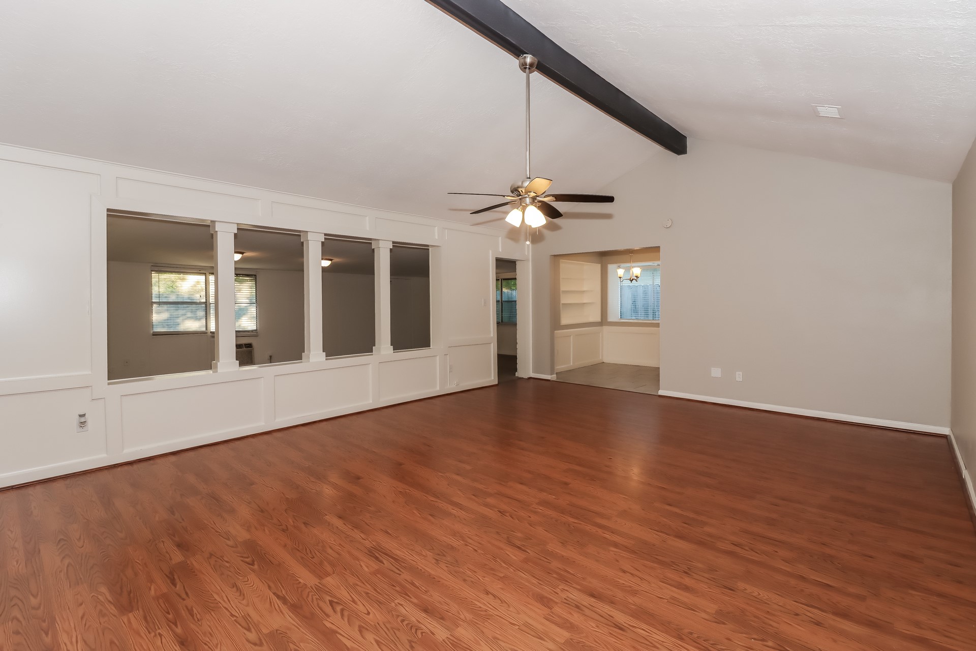 16310 Forest Bend Avenue Property Photo 3